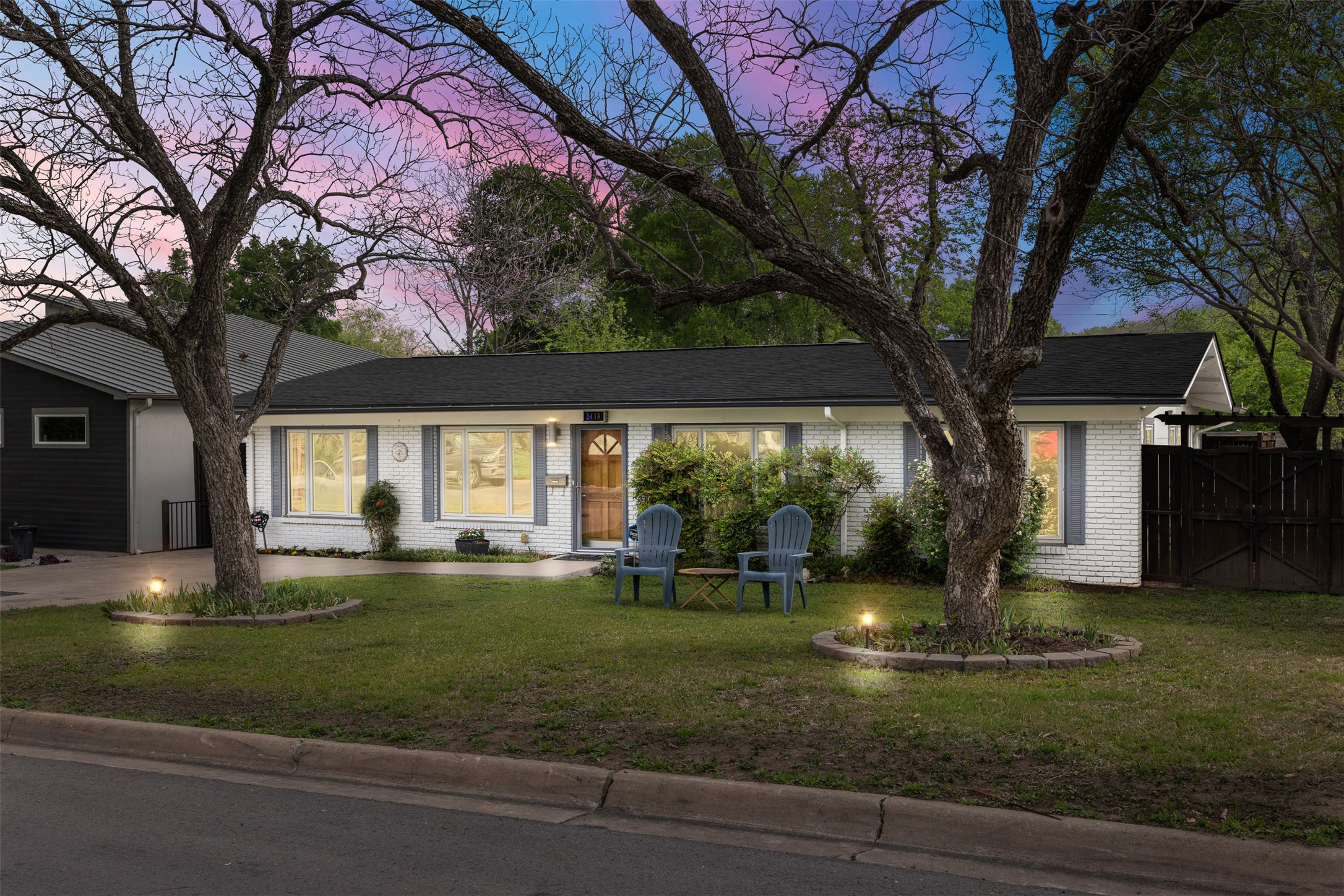 2410 Elmglen Dr — photo