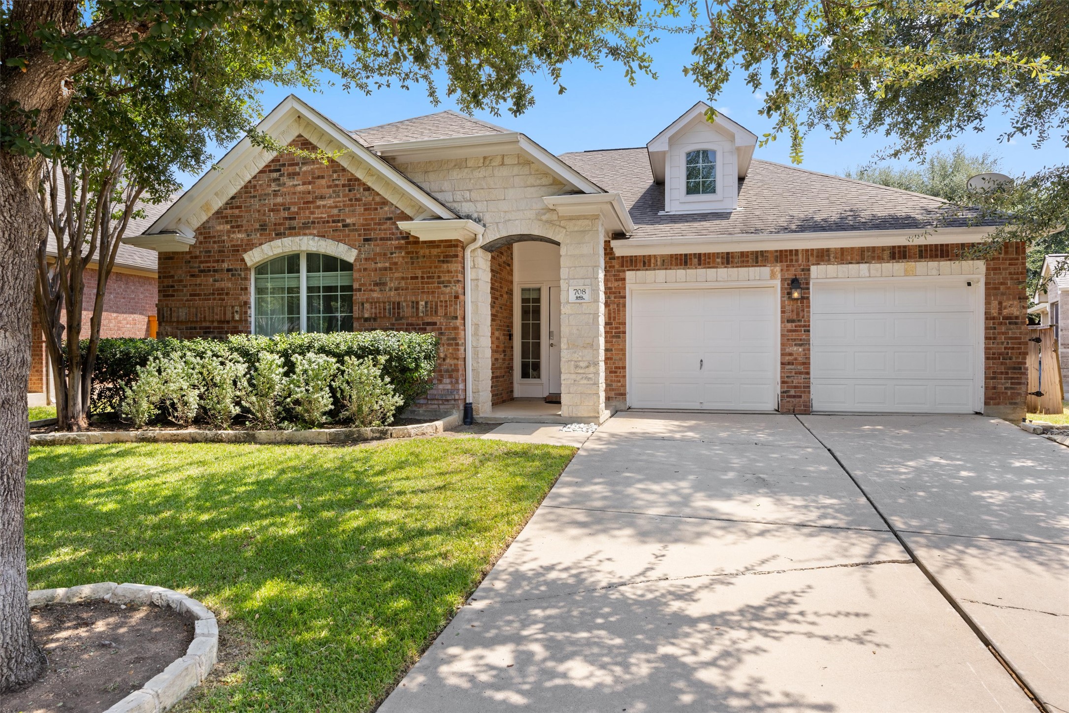 708 Bent Wood Pl — photo