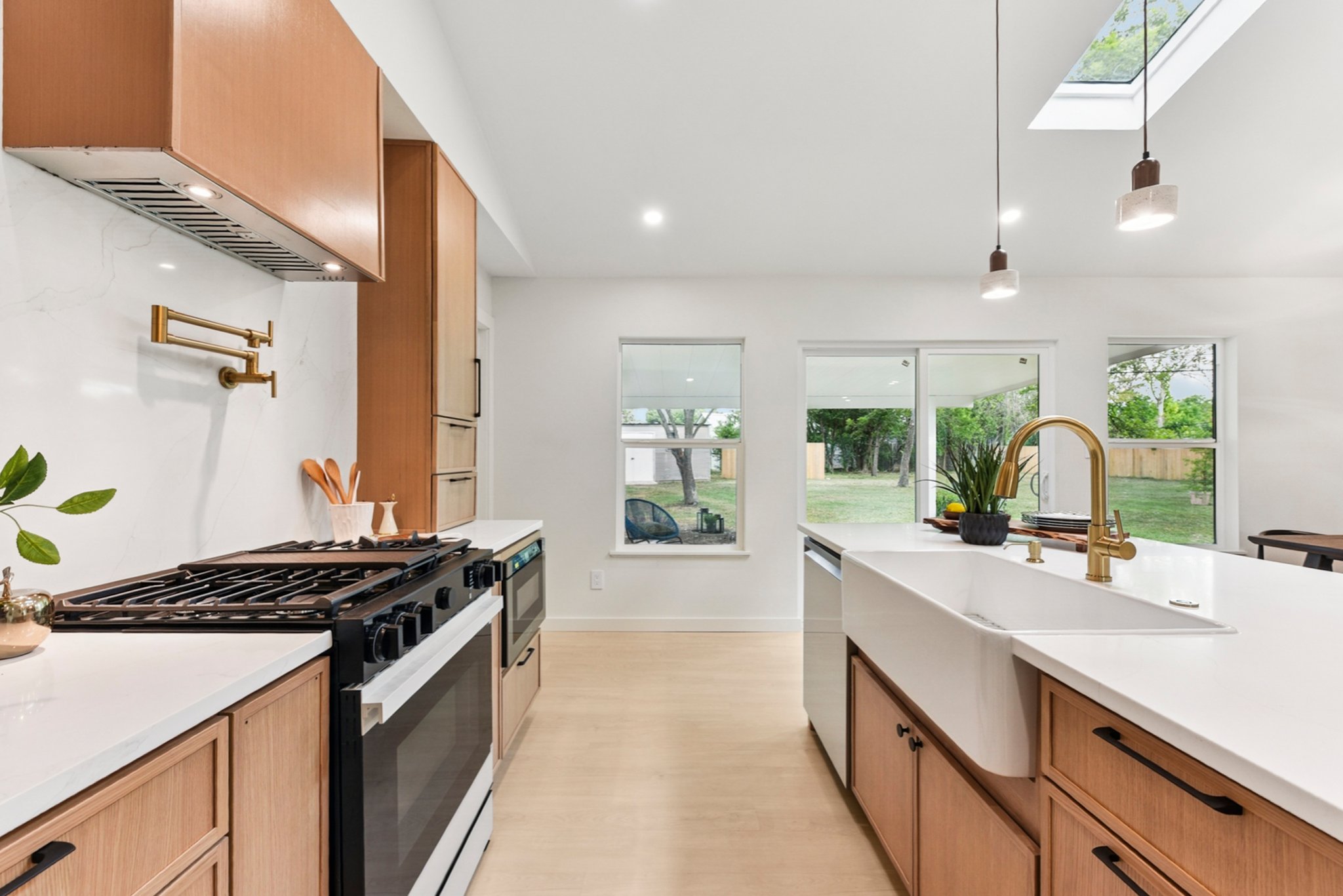 7503 Carriage Dr — photo