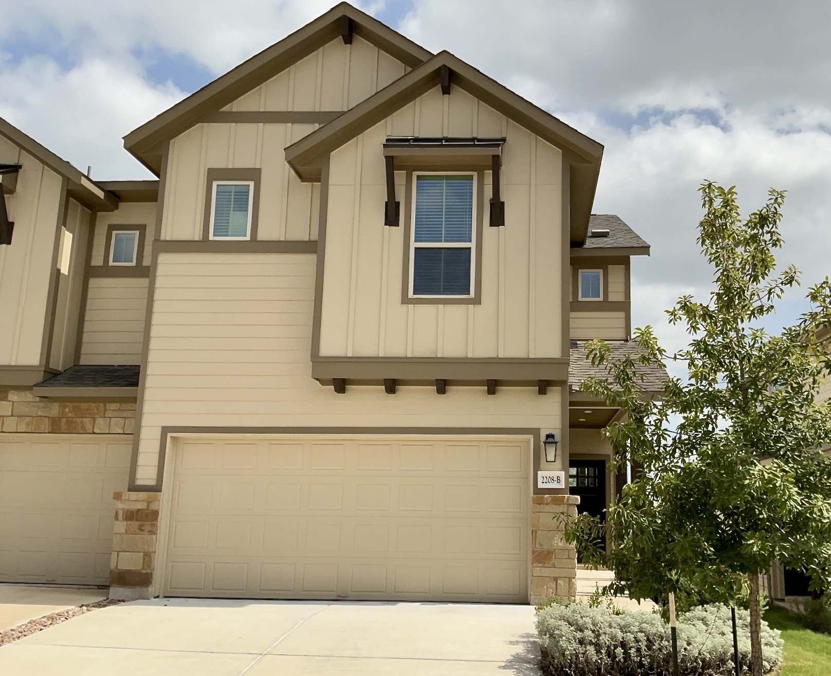 2208 Cornfield Dr B — photo