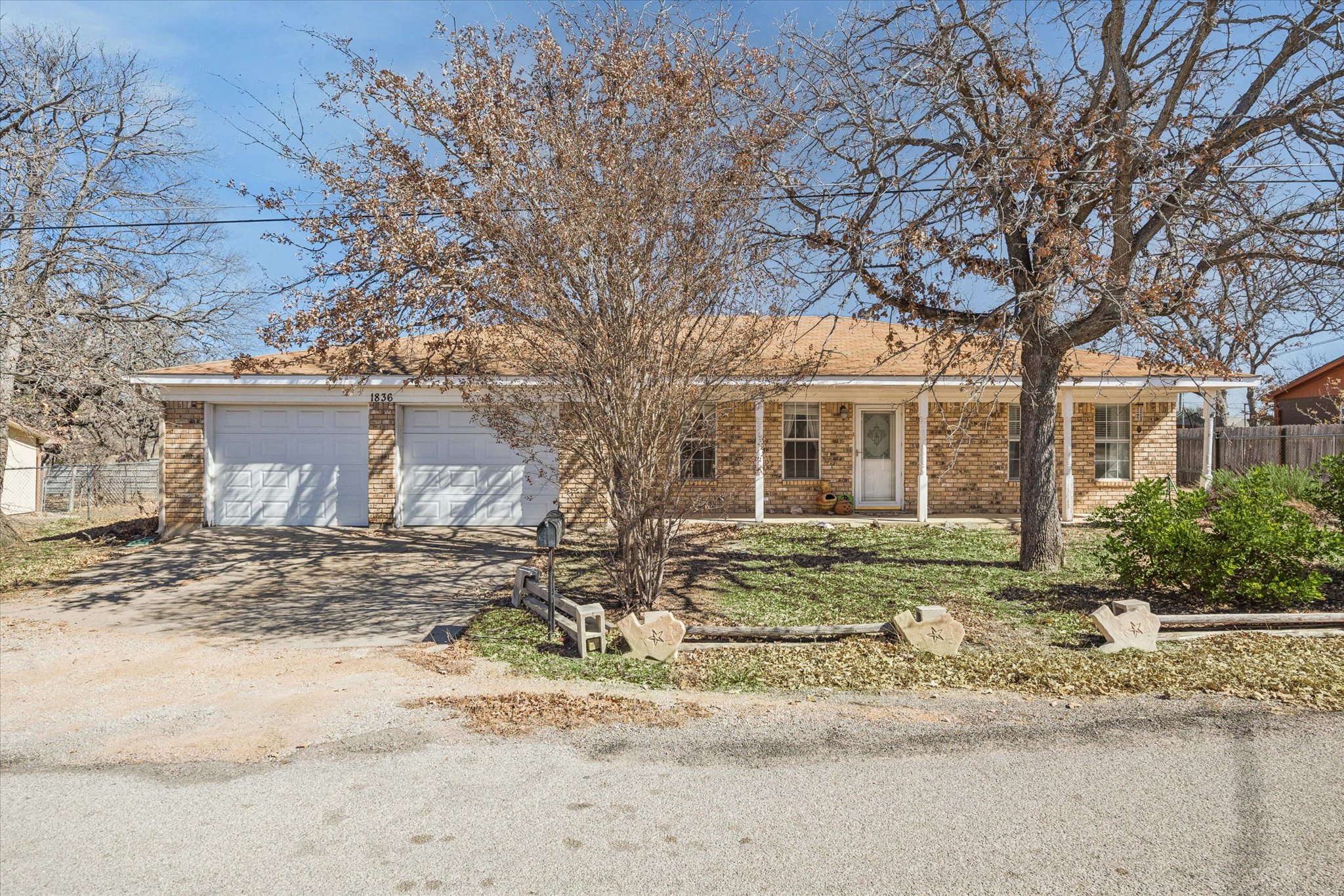 1836 Ridgeview Dr — photo
