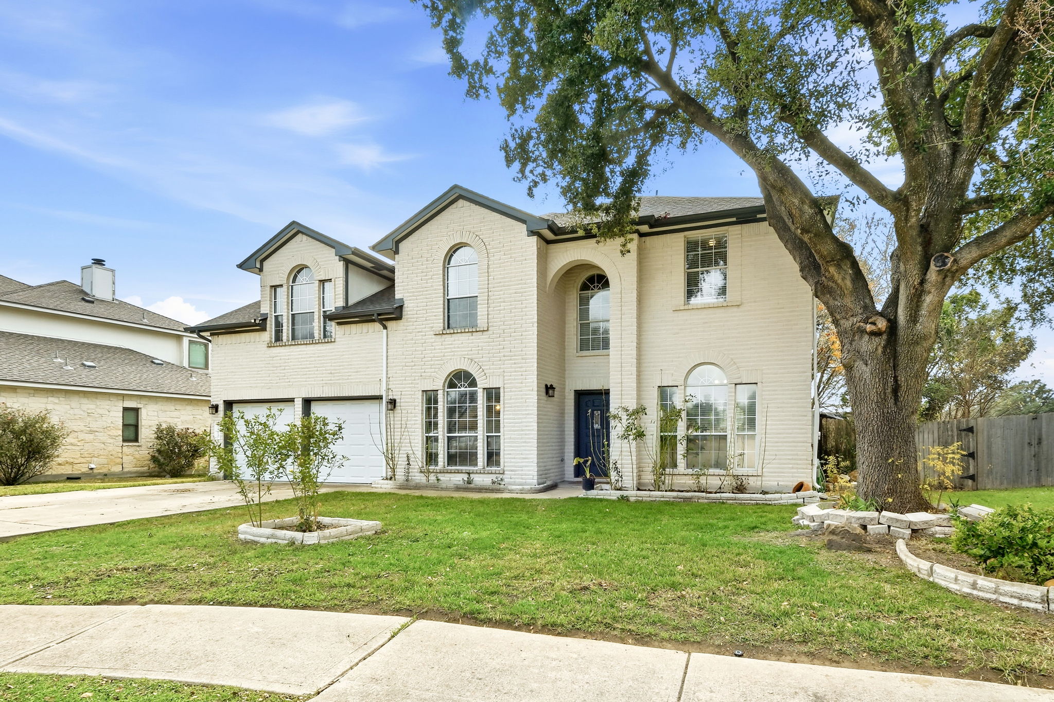 1410 NE Katie Lynch Dr — photo
