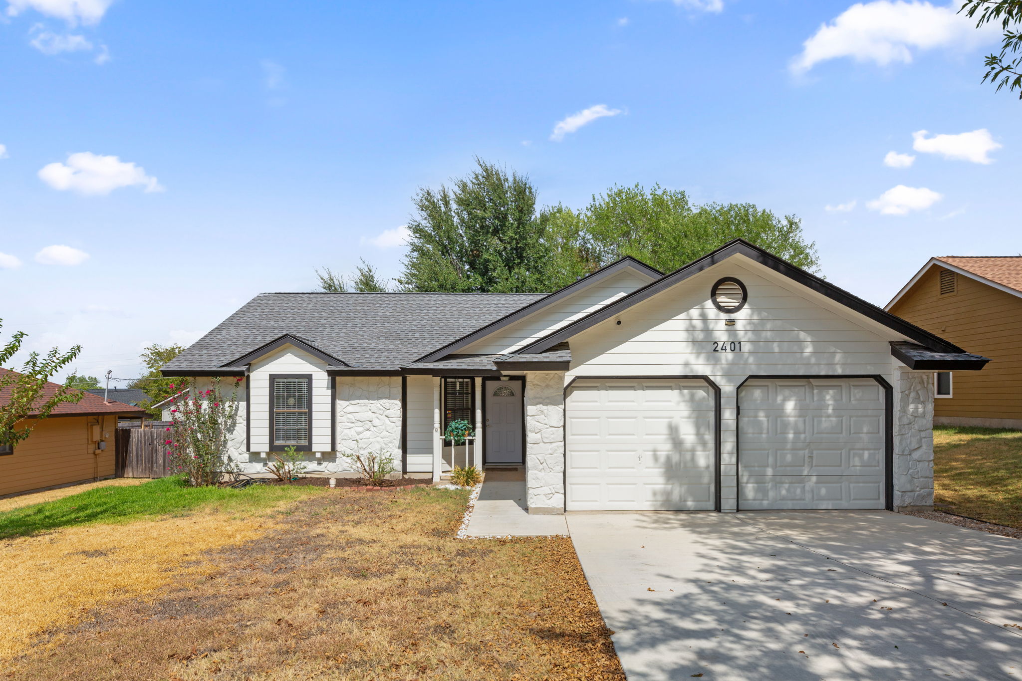 2401 Lasso Dr — photo