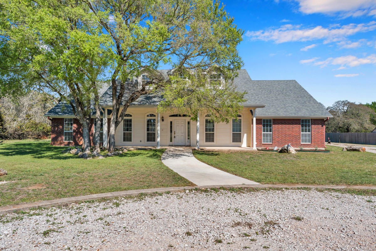 107 N Oak Vista Dr — photo