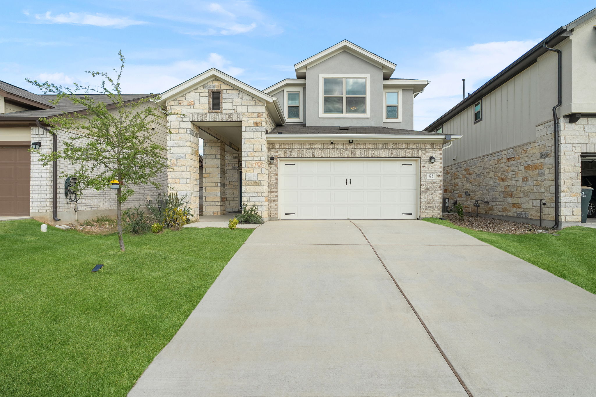 195 White Horses Dr — photo