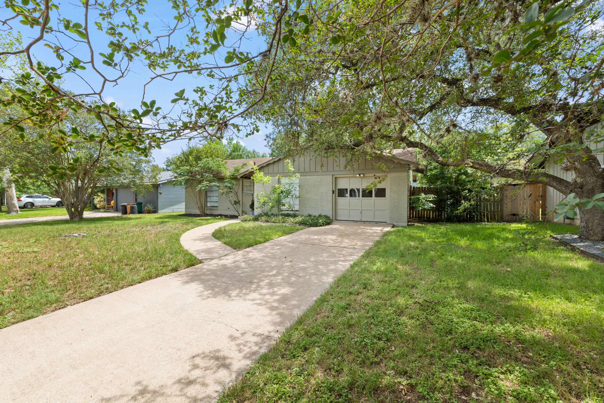 2015 Fair Oaks Dr — photo