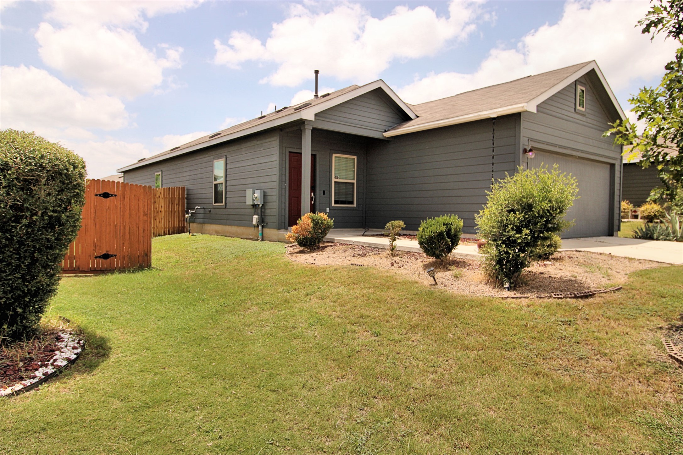 299 Emerald Green Trl — photo