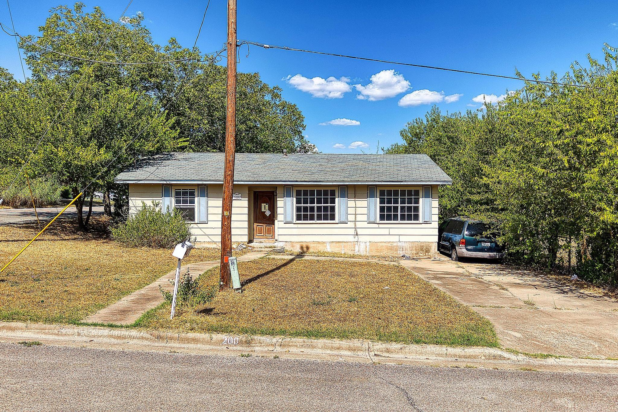 200 E Hoopes Avenue, Pflugerville, TX 78660 — photo 2