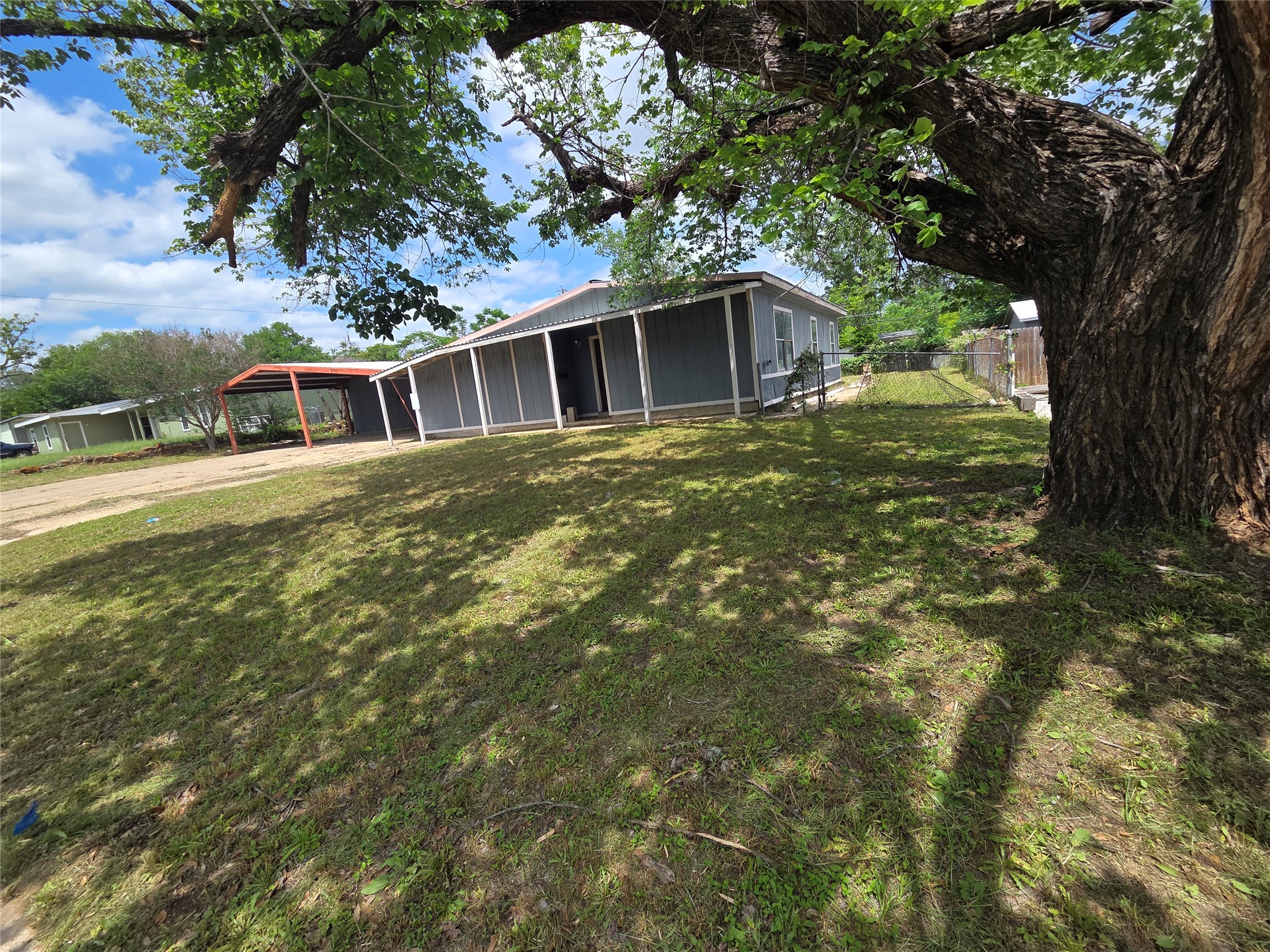 708 Rockdale Rd — photo