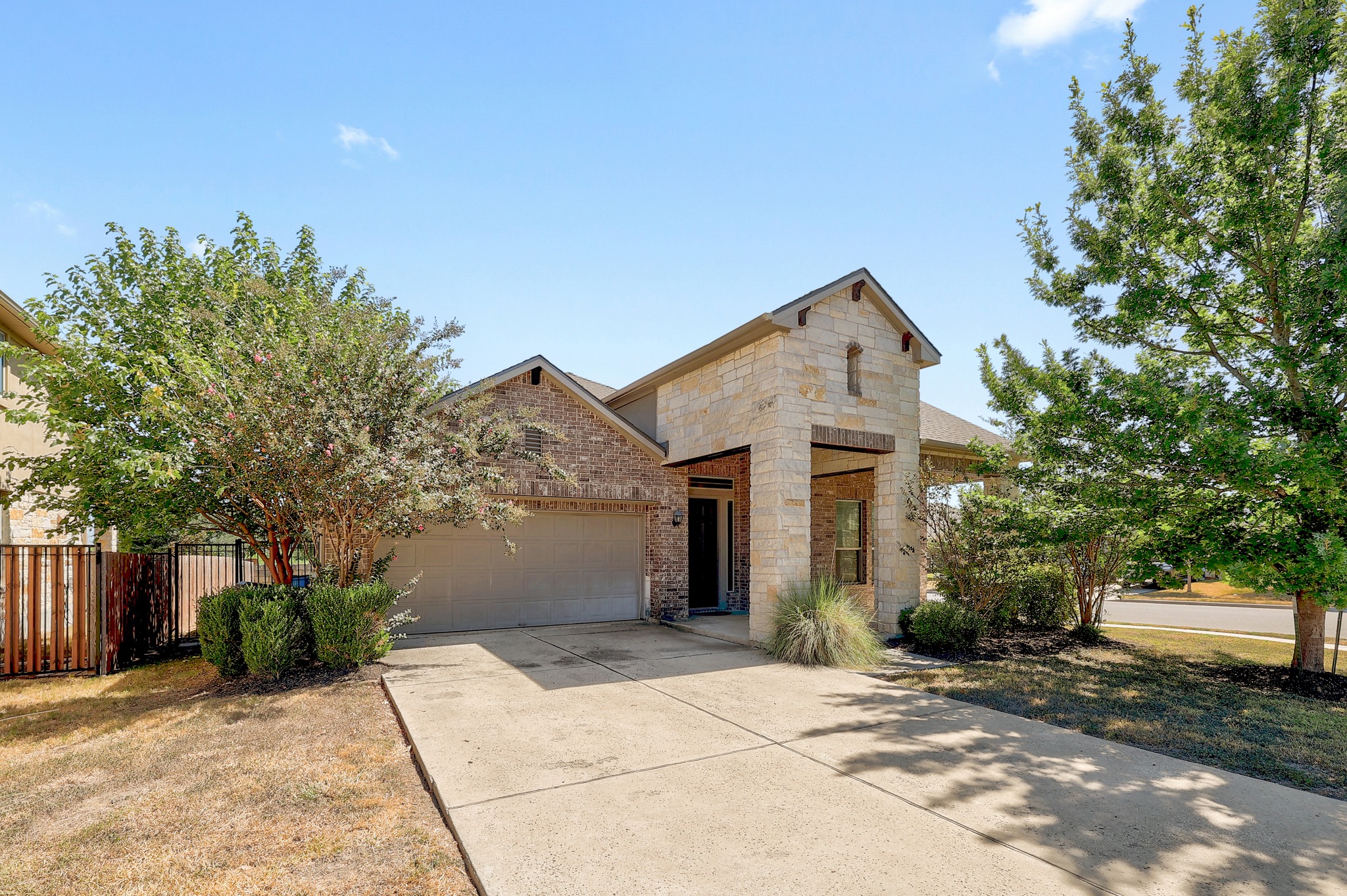 16200 Cantania CV — photo