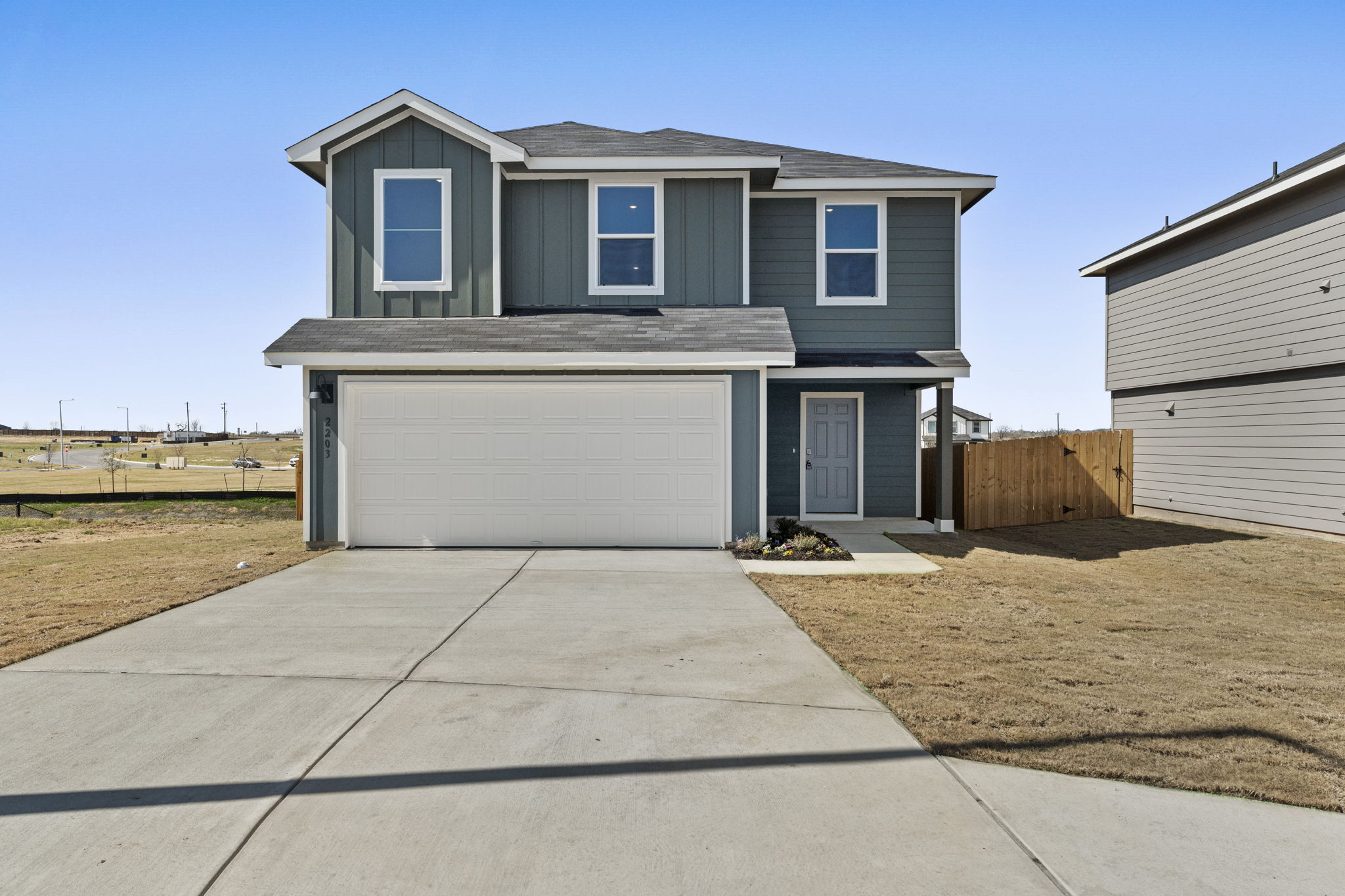 2203 Lionheart Dr — photo