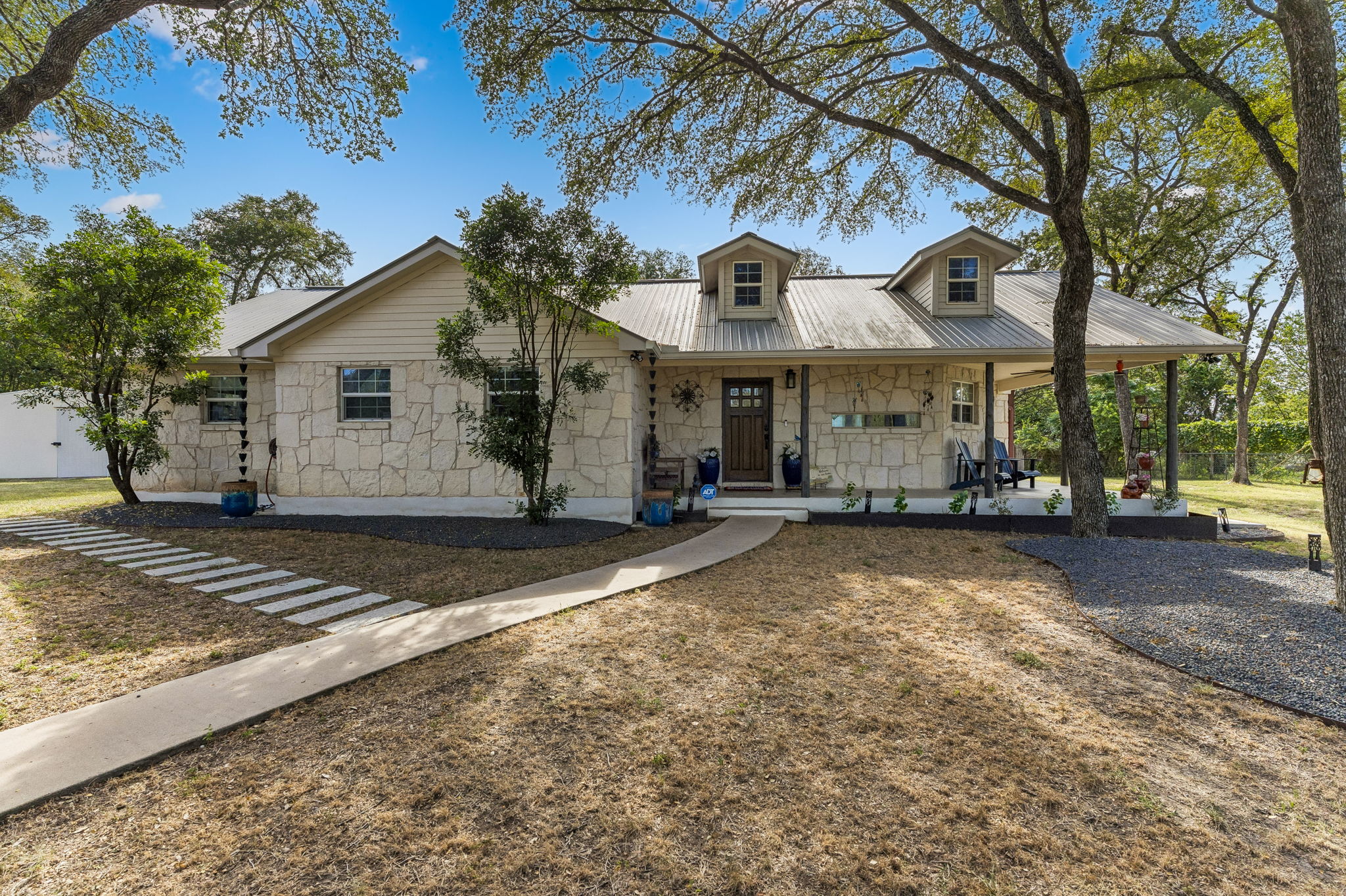 1127 Penion Dr — photo