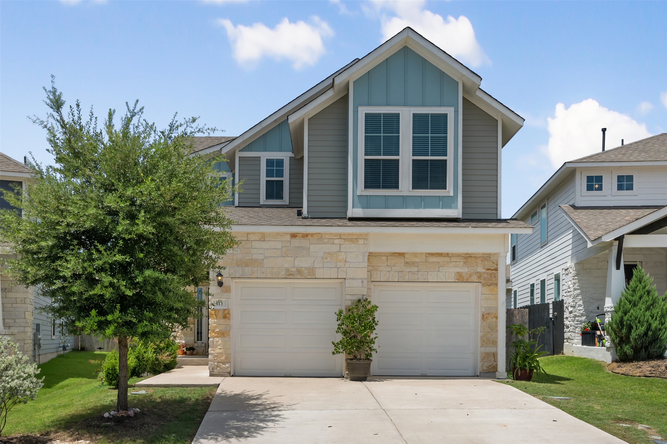 113 Oakstone Dr — photo