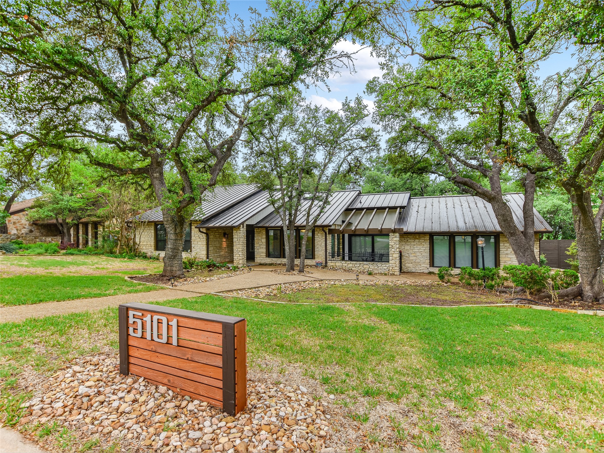 5101 Rain Creek Pkwy — photo
