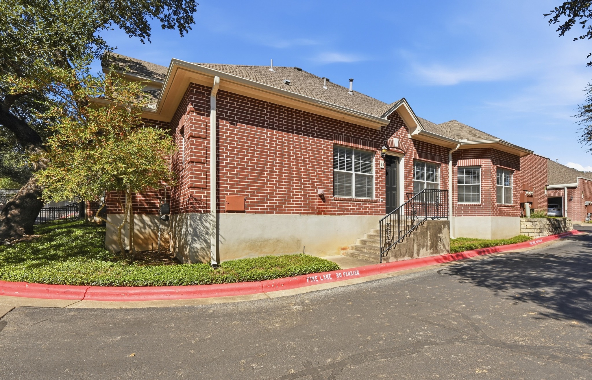 5515 Davis Ln Unit 1 — photo