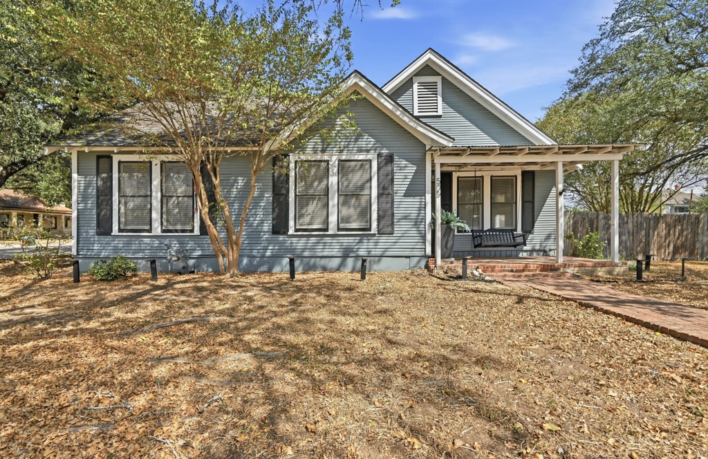 Home in Luling, TX 78648 — photo 2