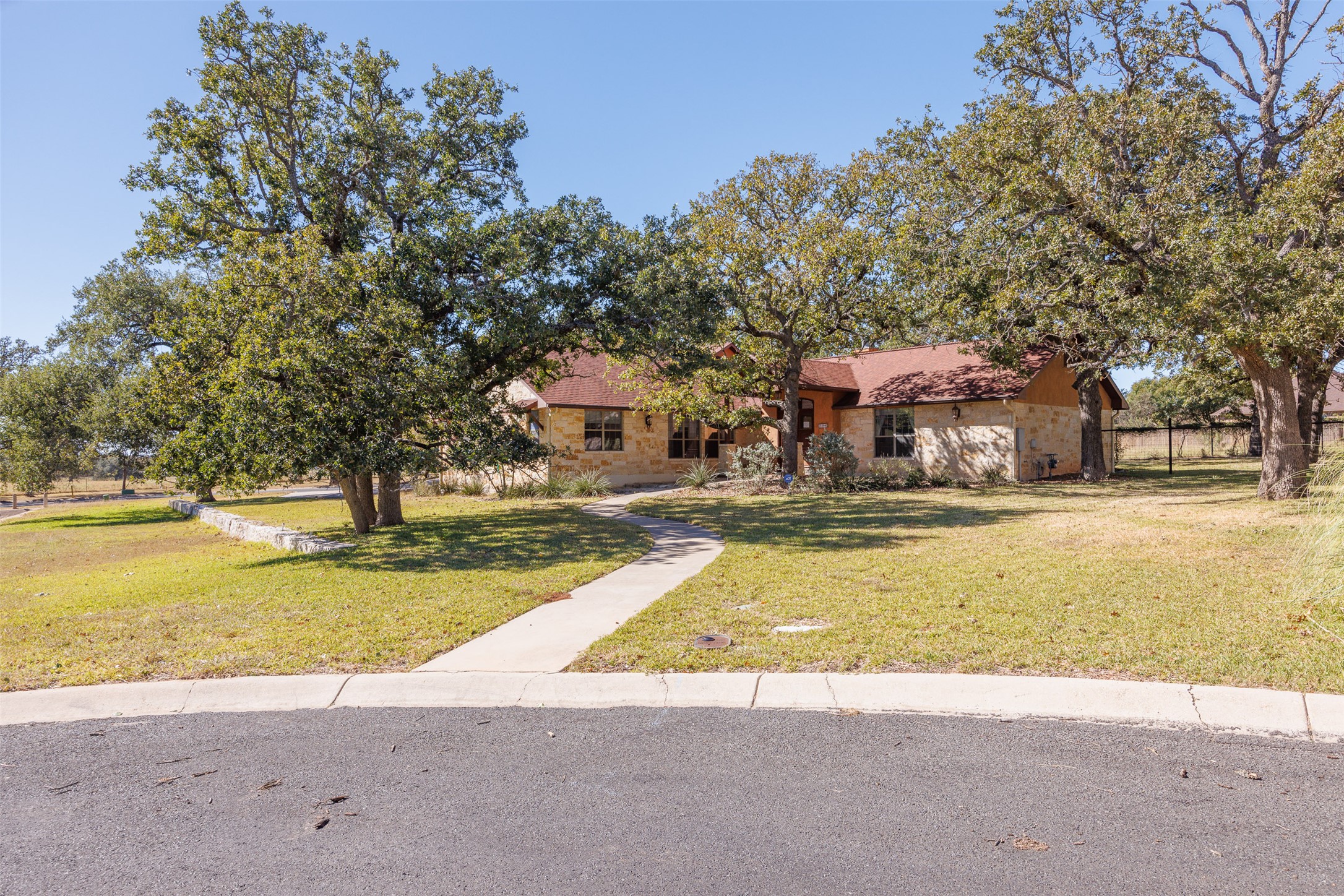 1200 Doe Run Holw — photo