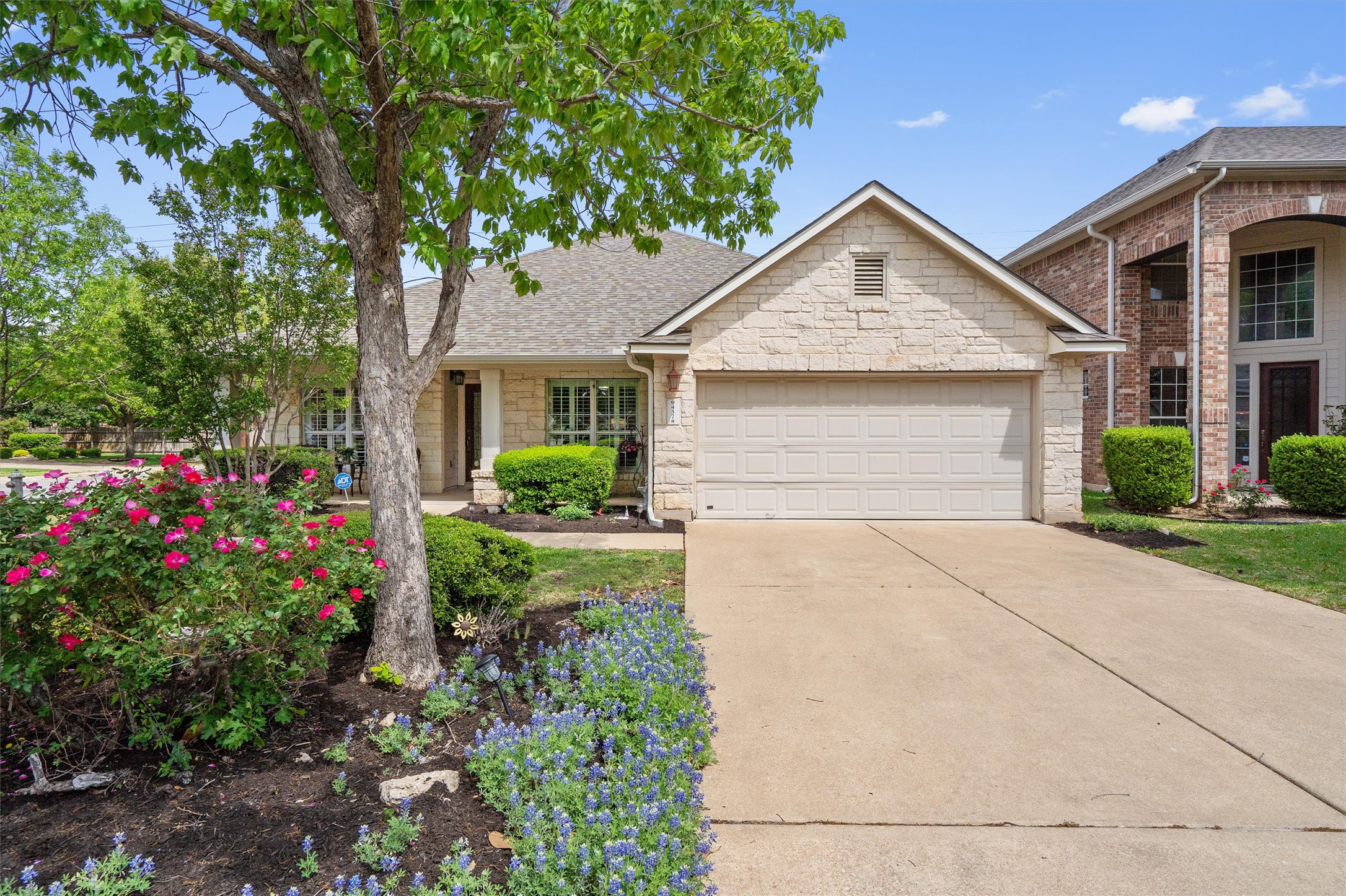 9437 Caves Valley Dr — photo