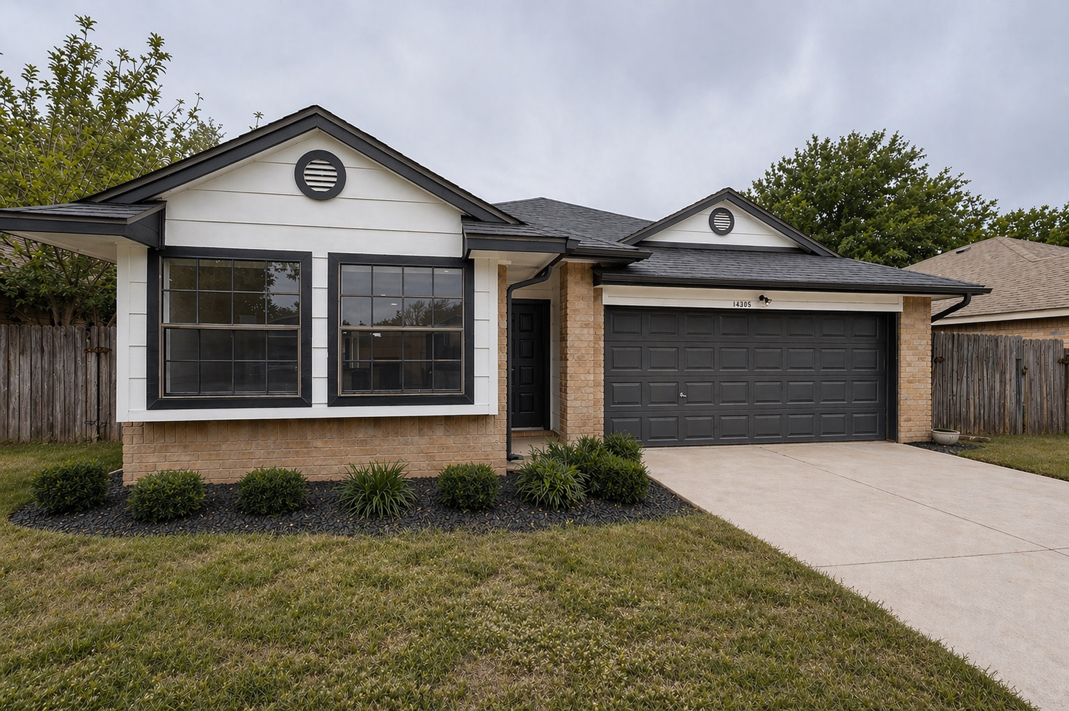 14305 Vandever St — photo