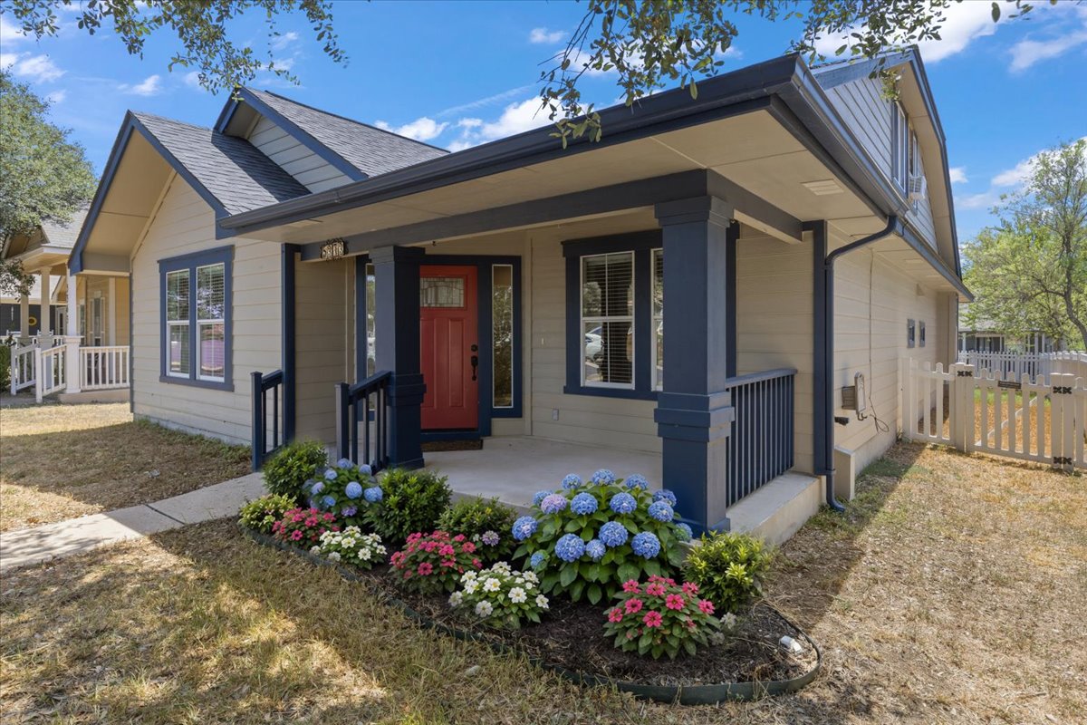 Home in Kyle, TX 78640 — photo 2