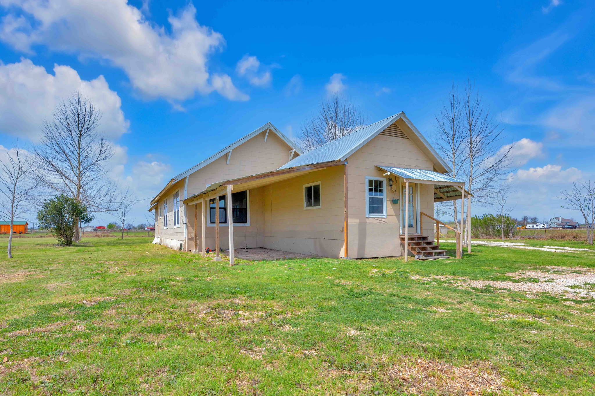 10001 FM 1331 — photo