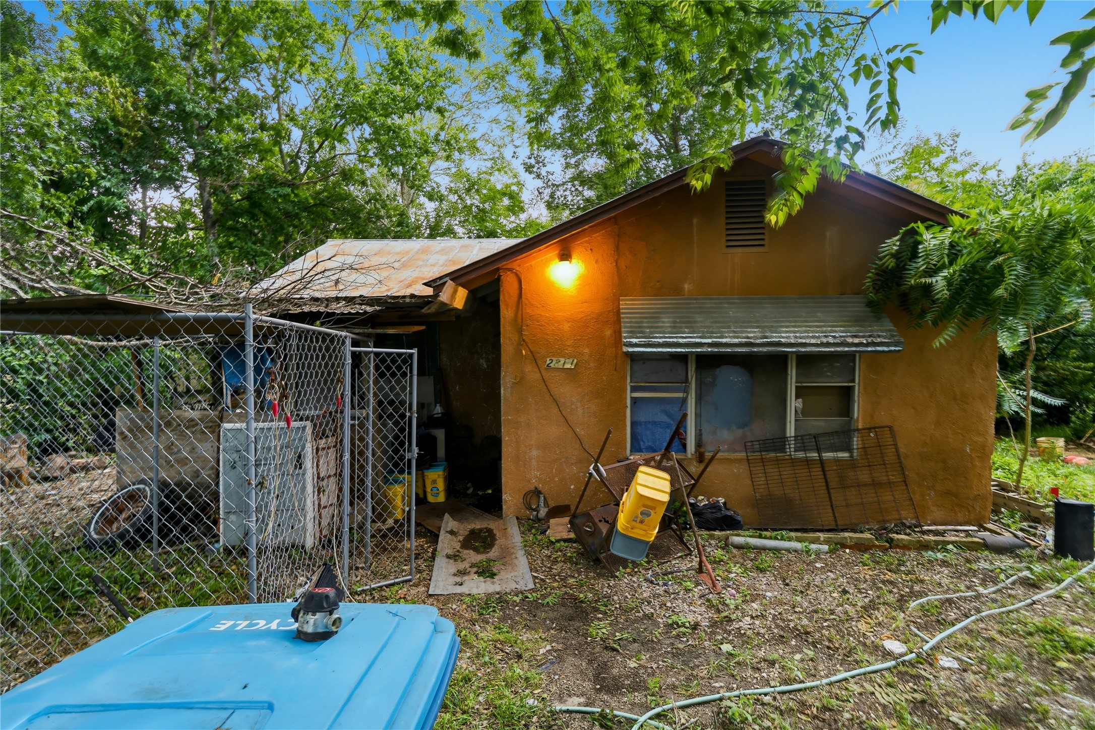 2811 Locust St — photo