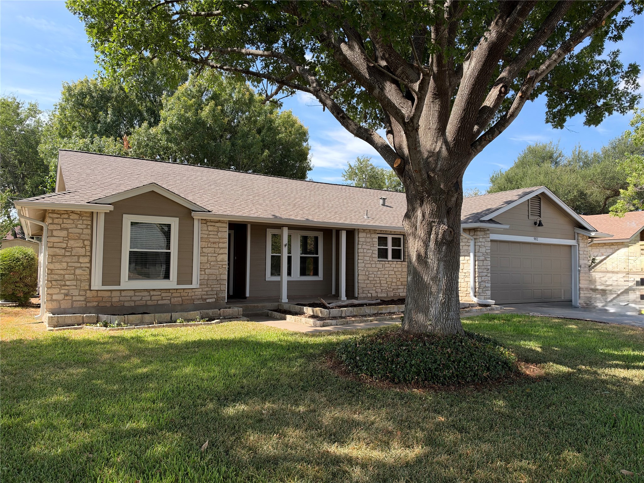 901 Ramble Creek Dr — photo