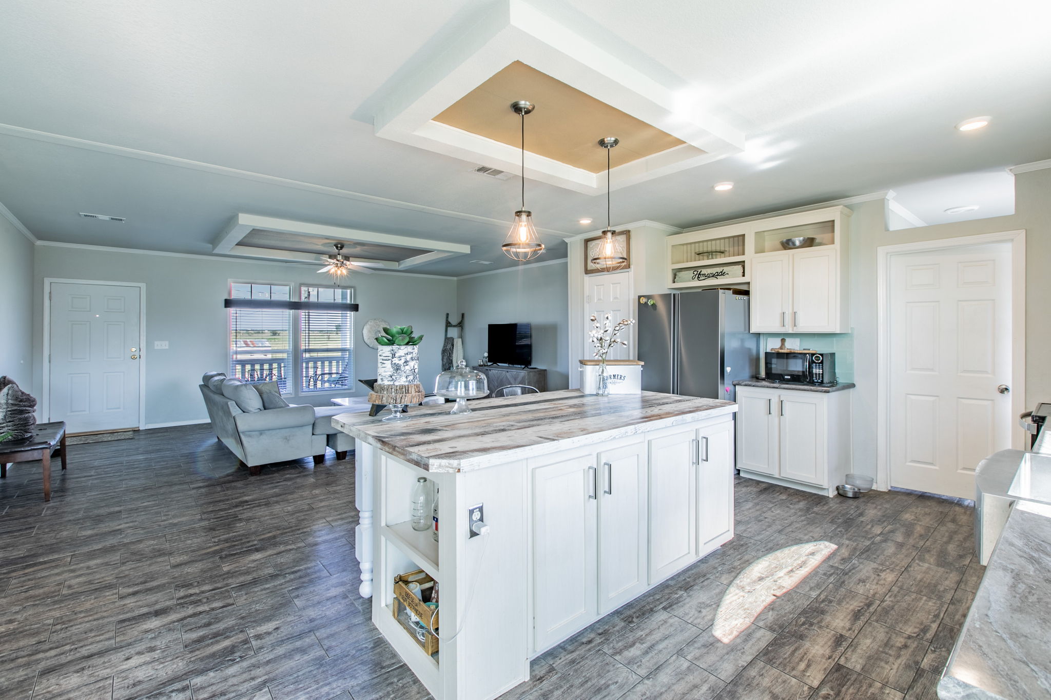 127 Dockal Dr — photo