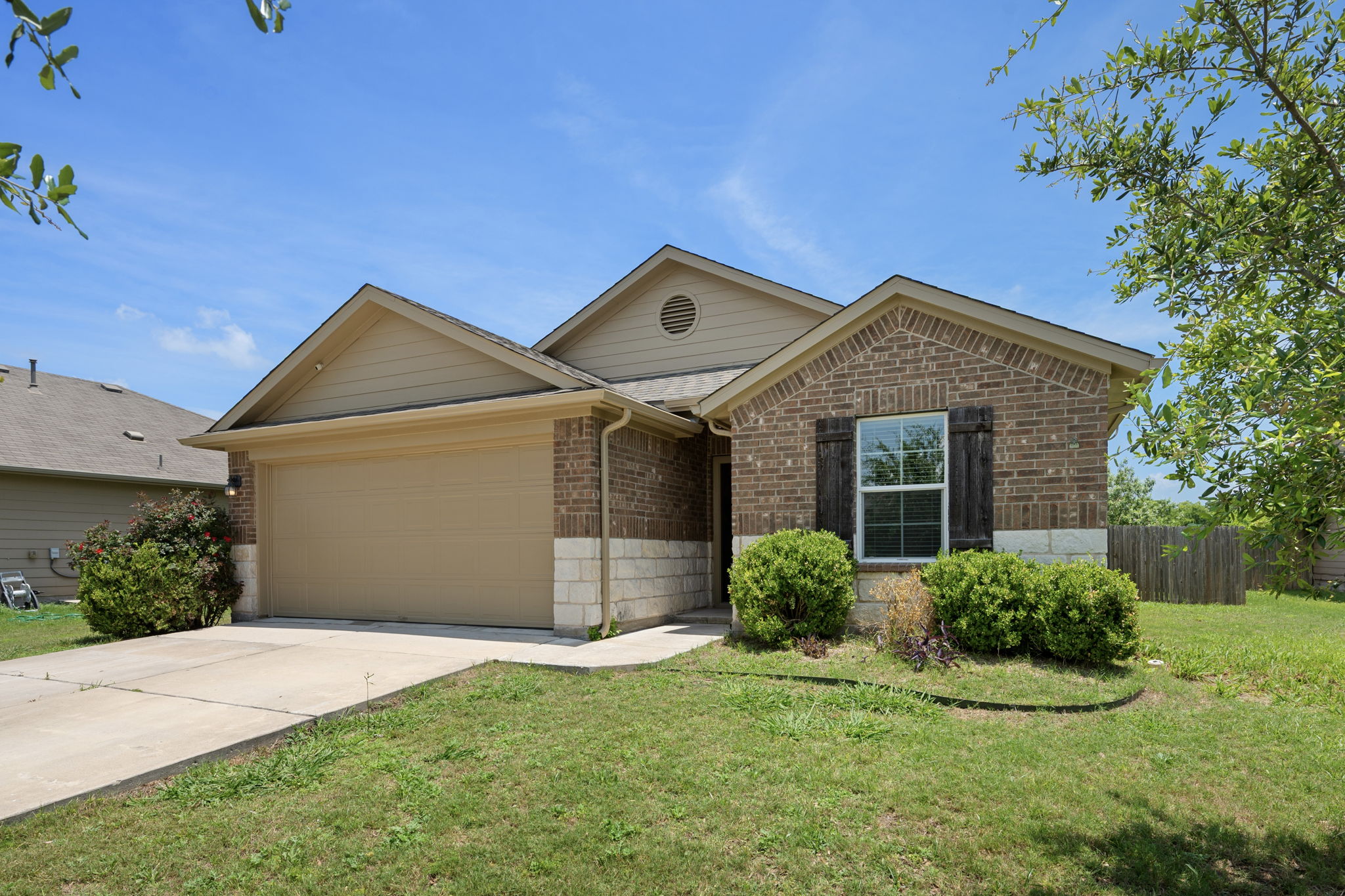 533 Luna Vista Dr — photo