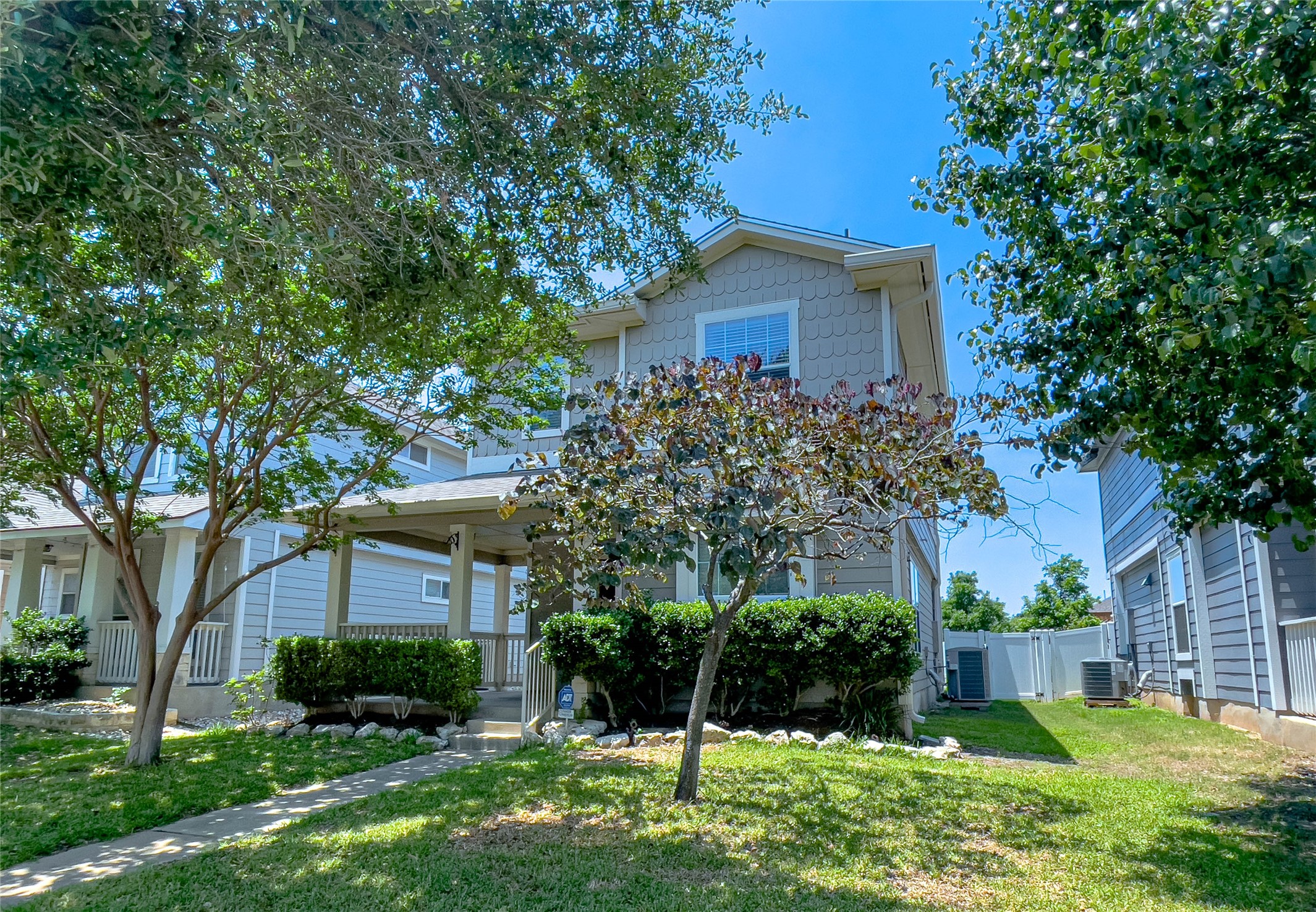601 Cherry Creek Dr Unit 4 — photo