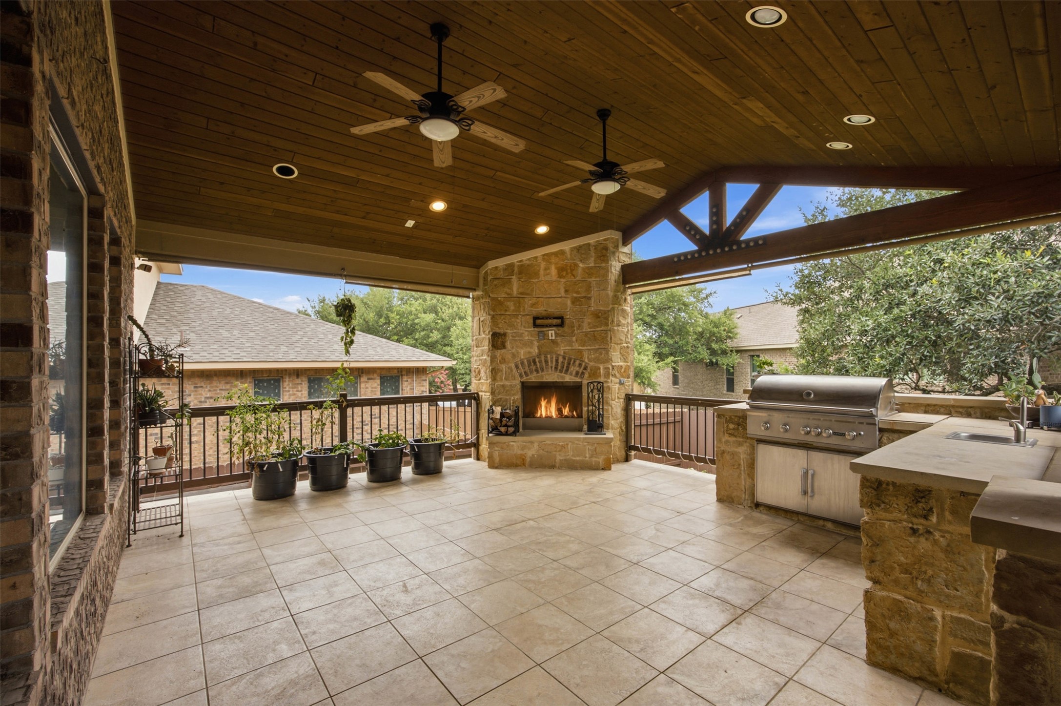 1016 Winding Way Dr — photo