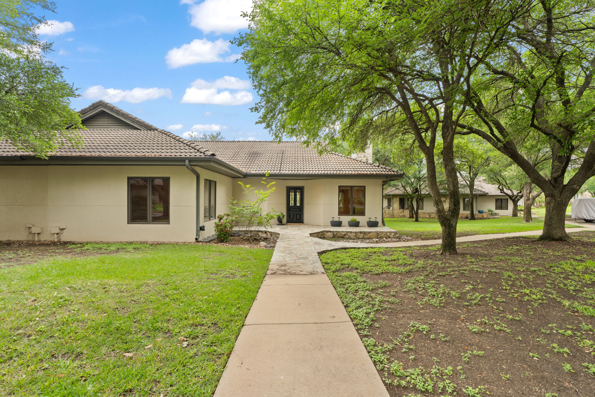 1927 Clubhouse Hill Dr 14 — photo