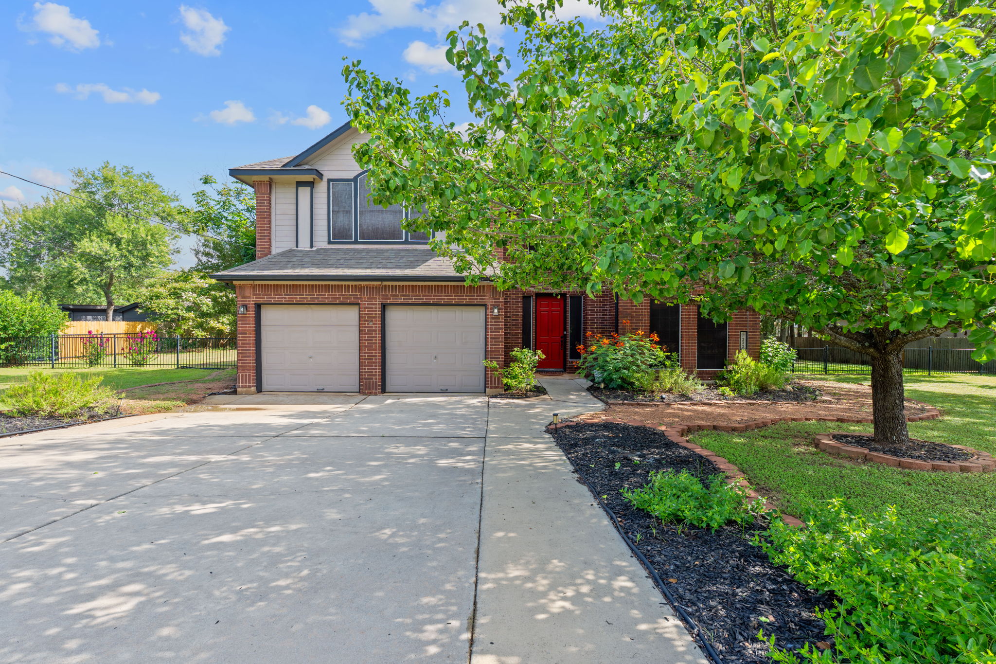 222 Primrose Dr — photo