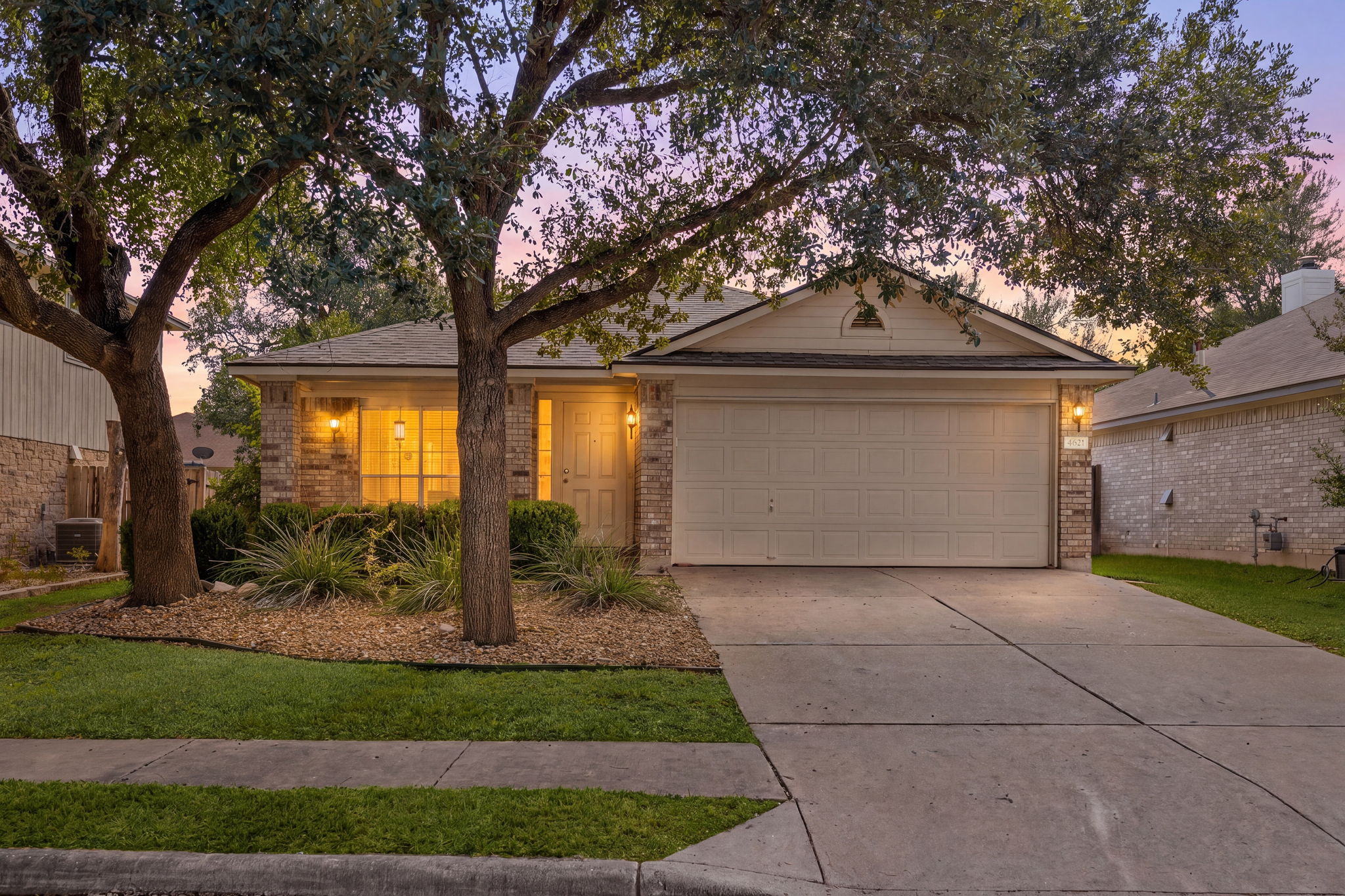 4621 Hoffman Dr — photo