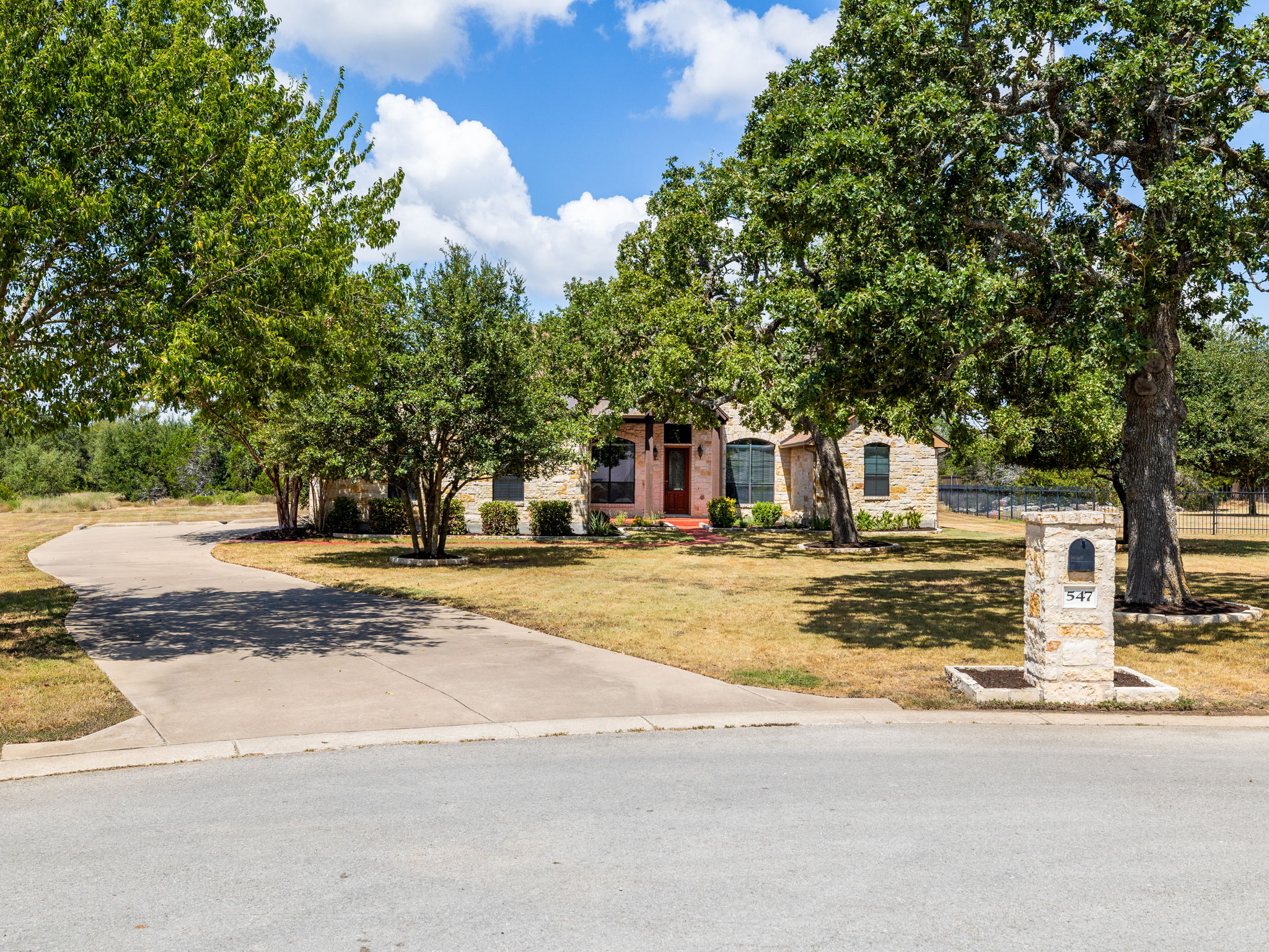 547 Shelf Rock Rd — photo