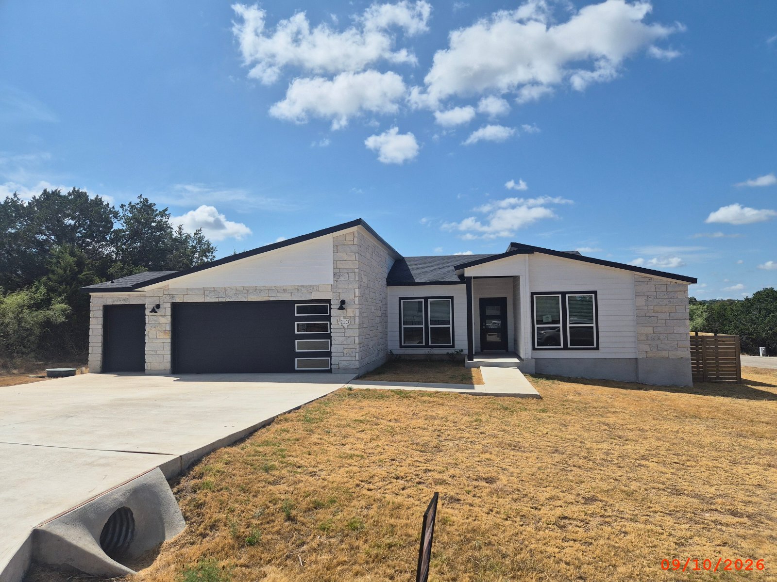 21905 Redbird Dr — photo