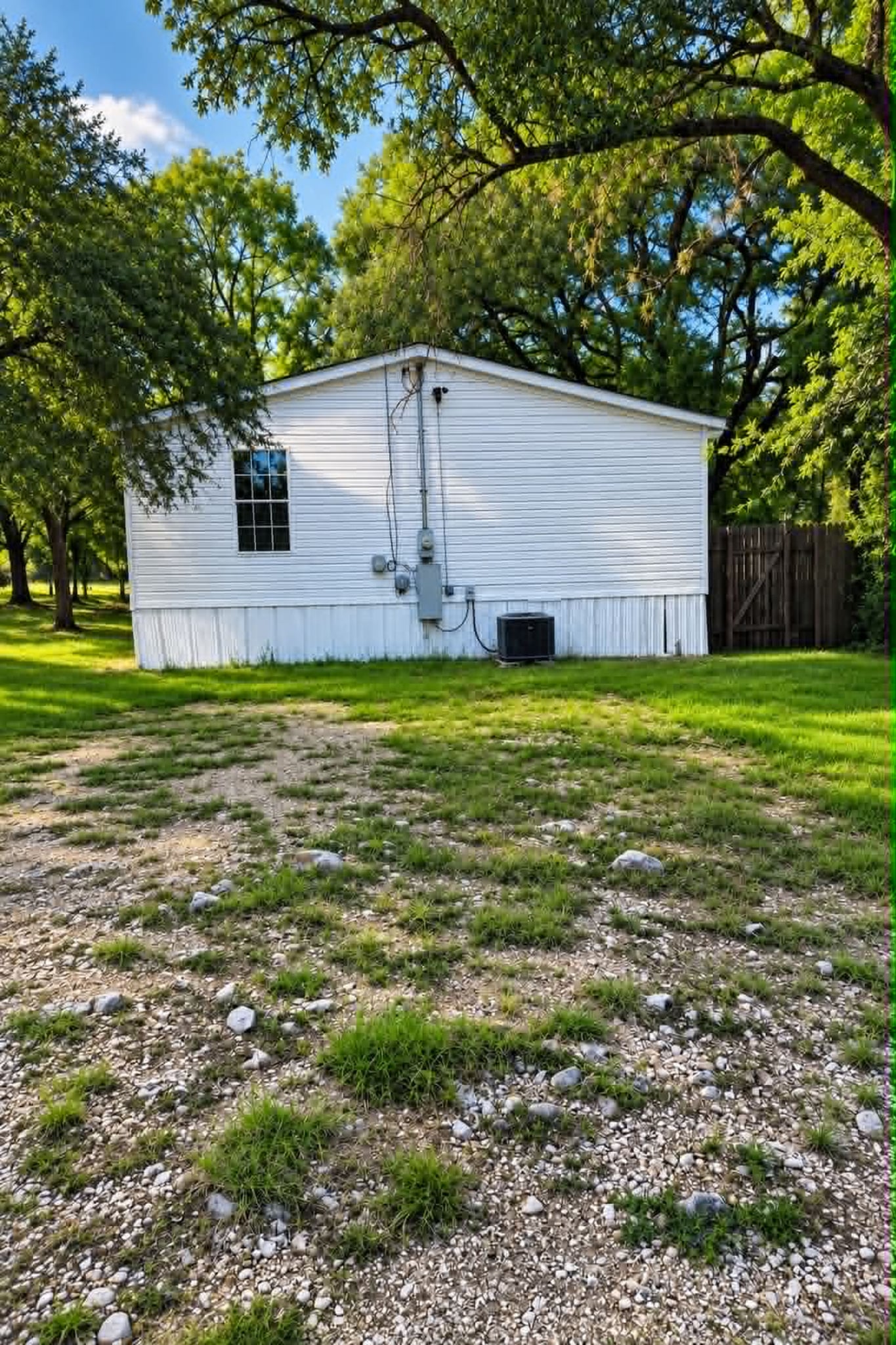 743 Oak Mdws — photo