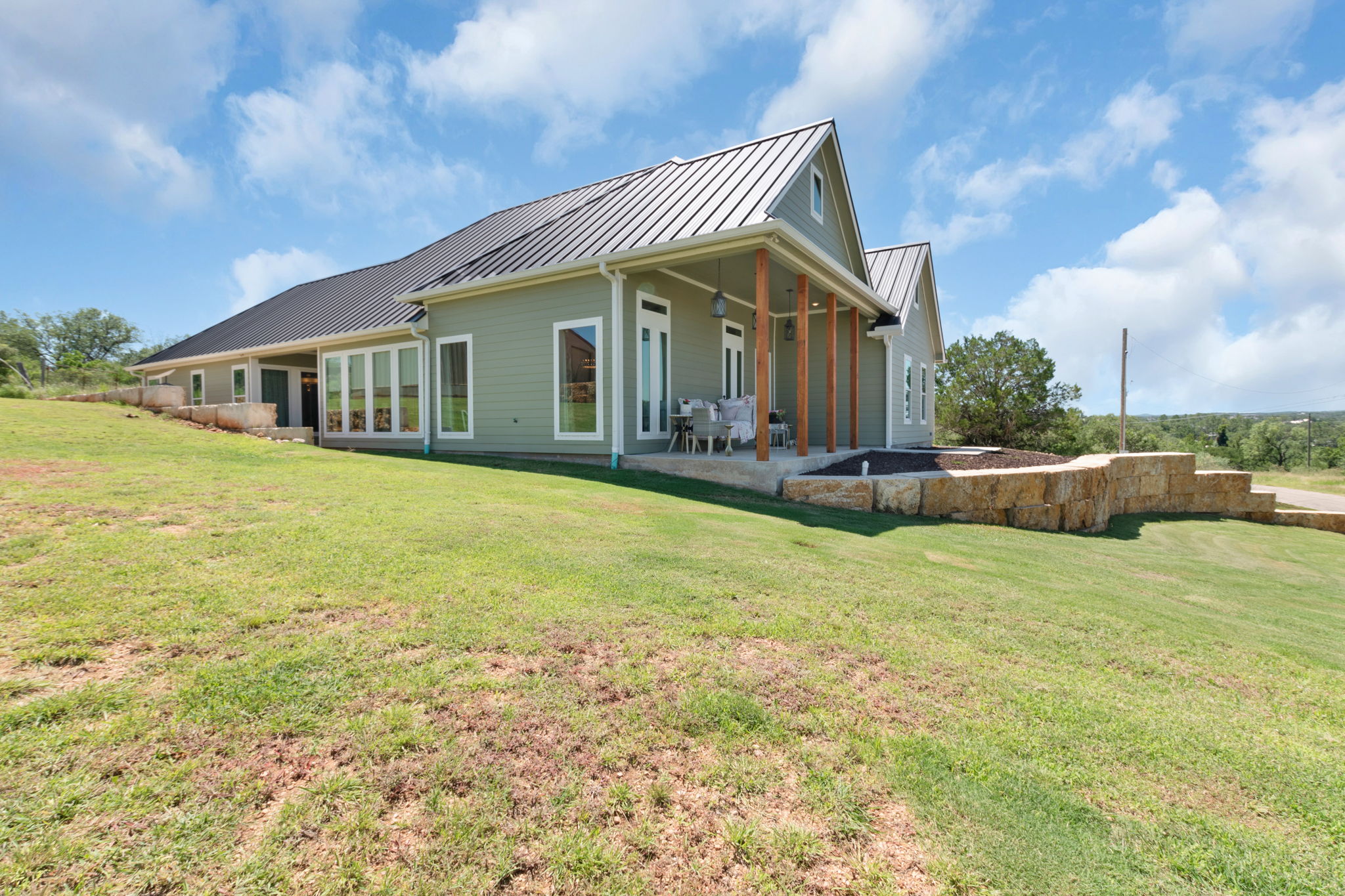 908 Sandy Mountain Dr — photo