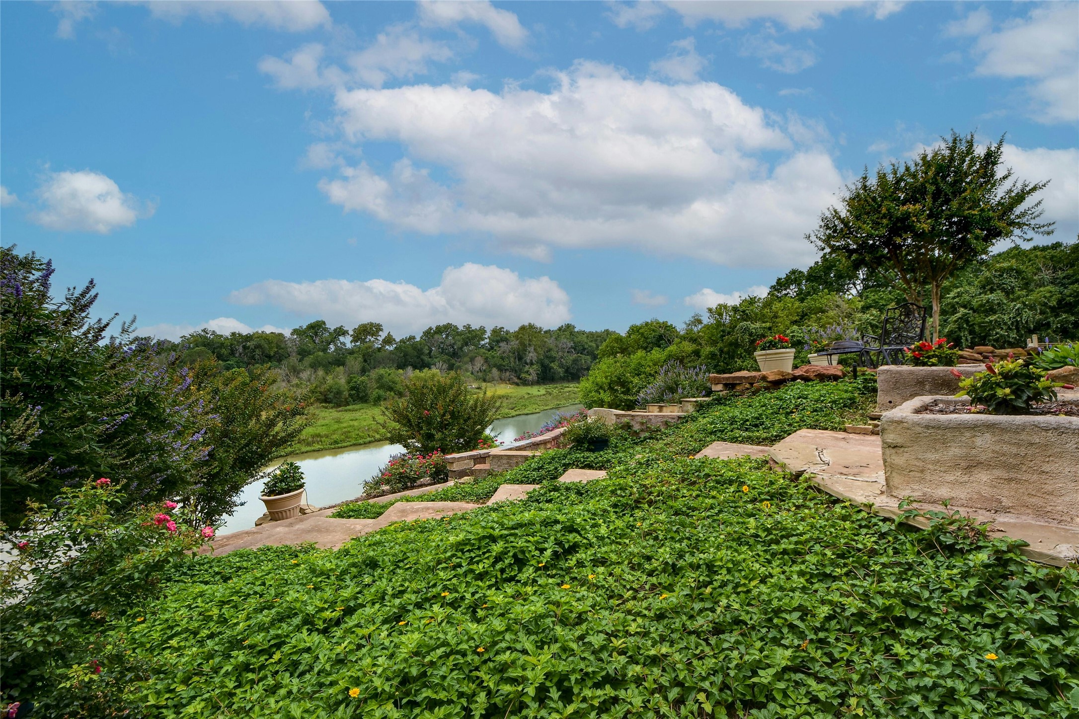 163 El Camino River Rd — photo