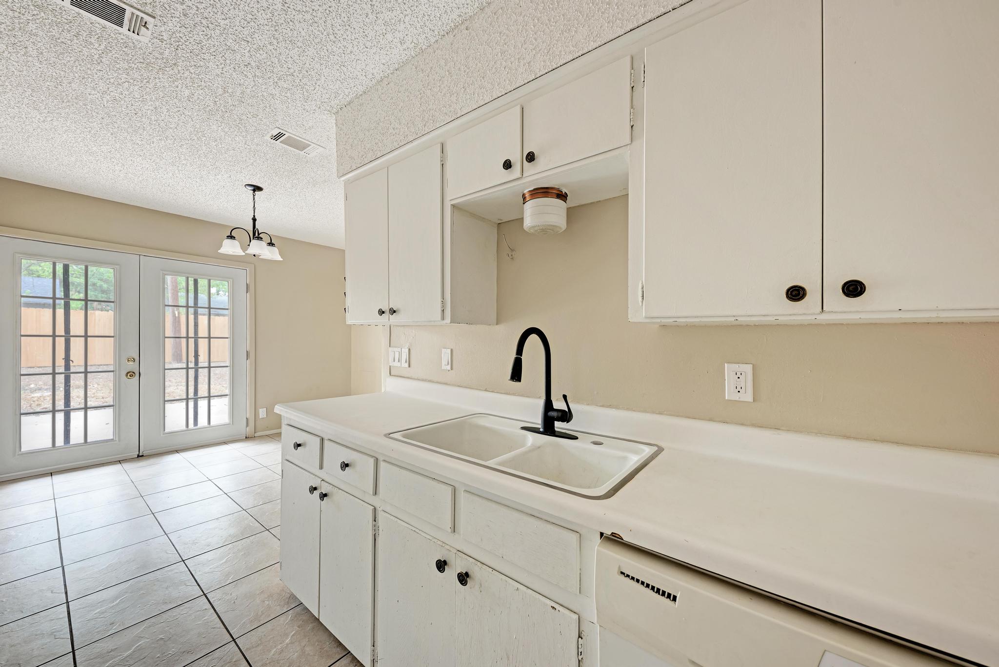 8103 Exmoor Dr B — photo