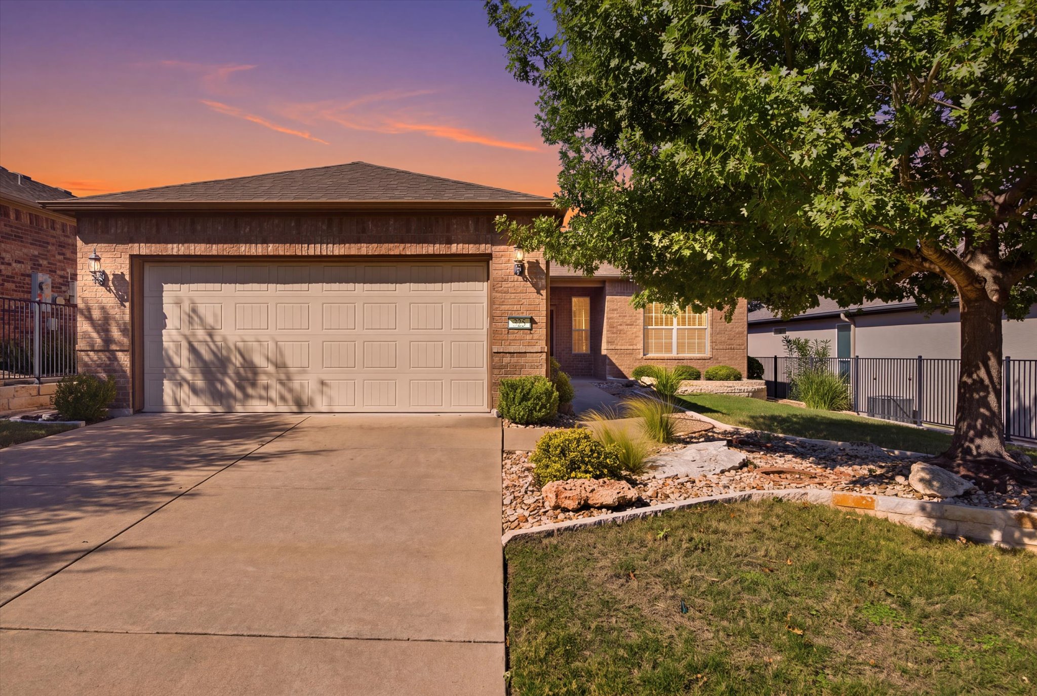 325 Bartlett Peak Dr — photo