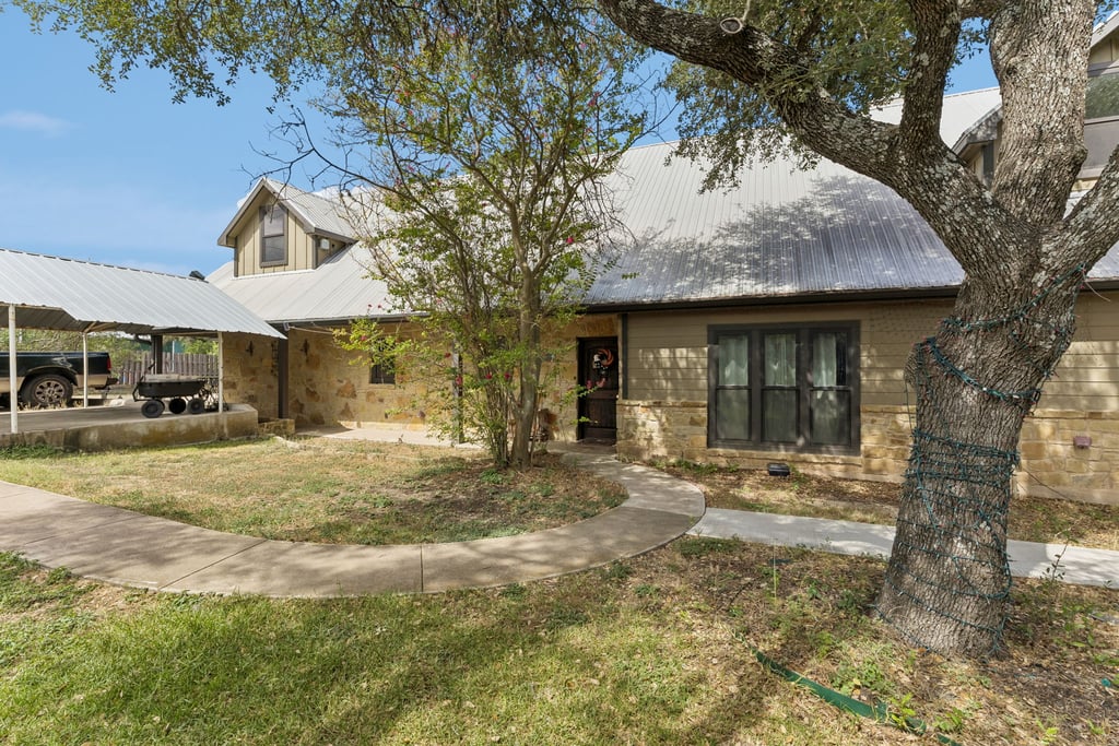 10111 Signal Hill Rd — photo