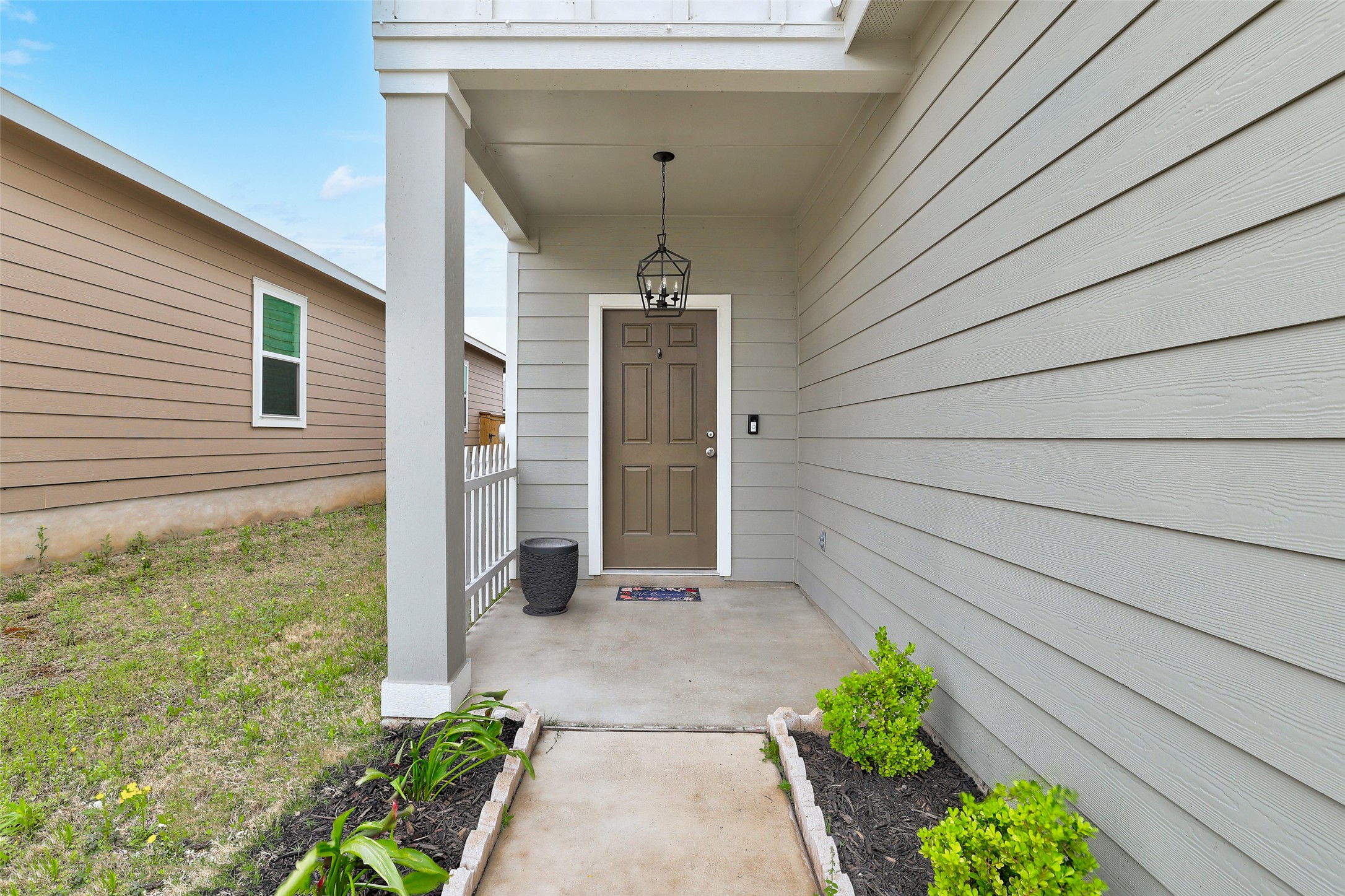 261 Night Riders Way, Jarrell, TX 76537 — photo 2