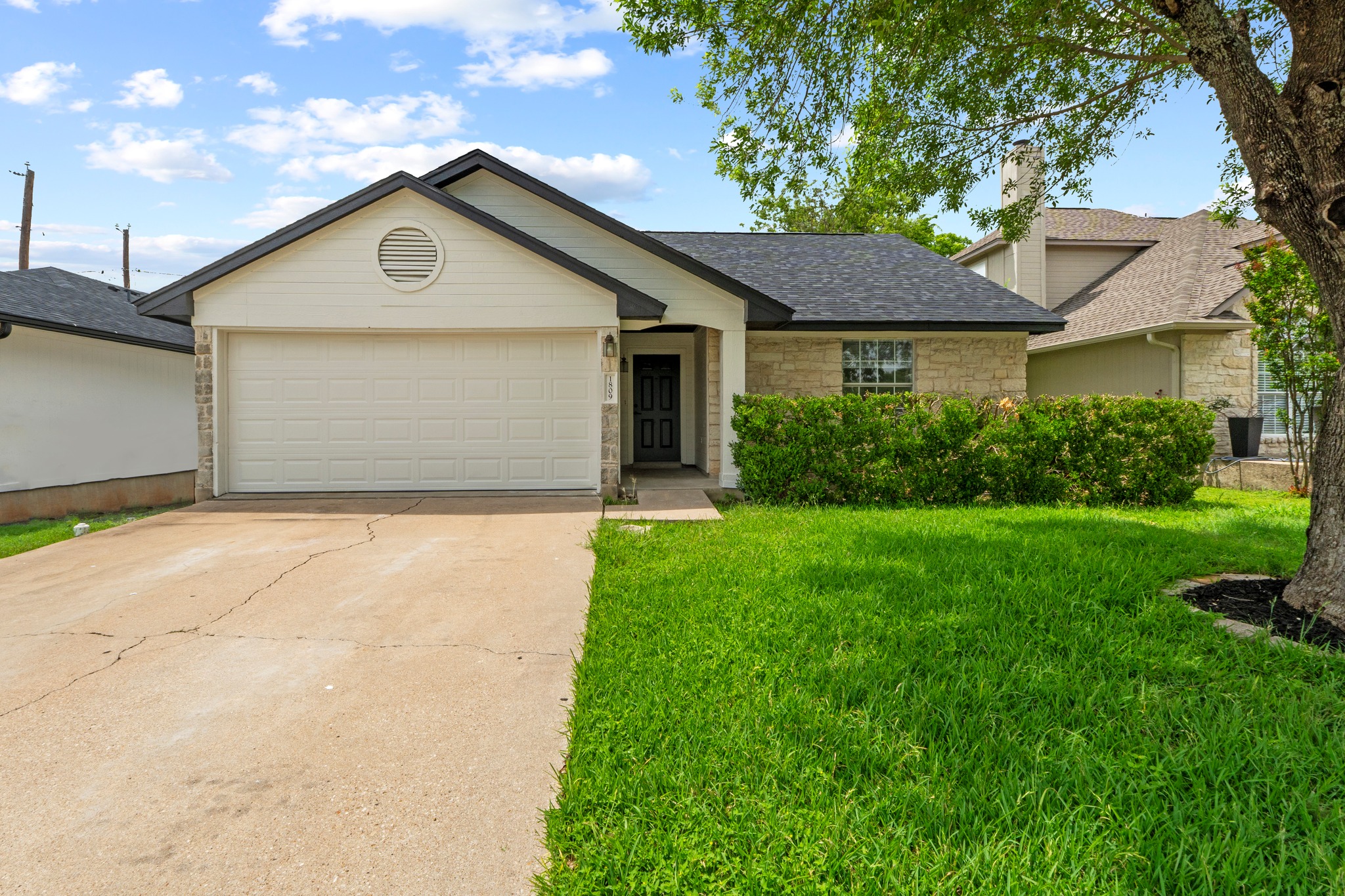 1809 Taron CV — photo