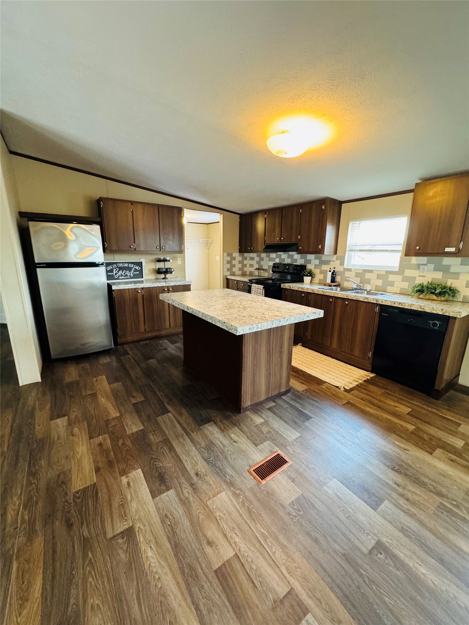 360 Margarita Dr — photo