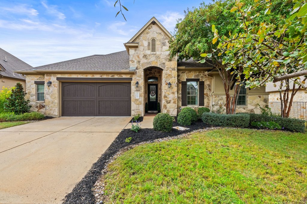 214 Tavish Trl — photo