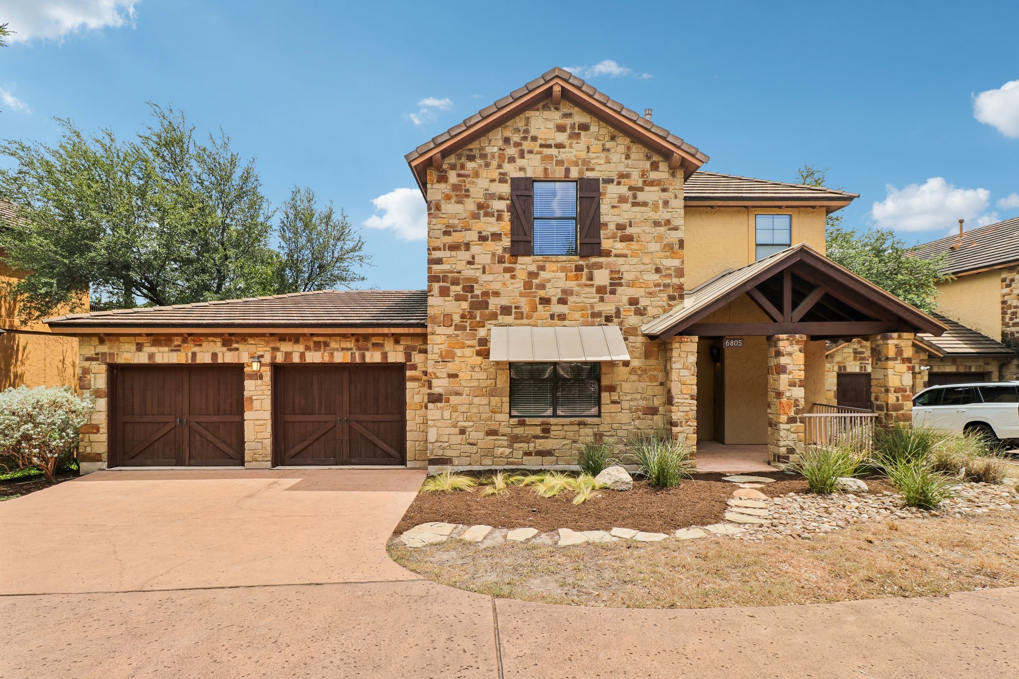 6805 Lantern View Dr — photo