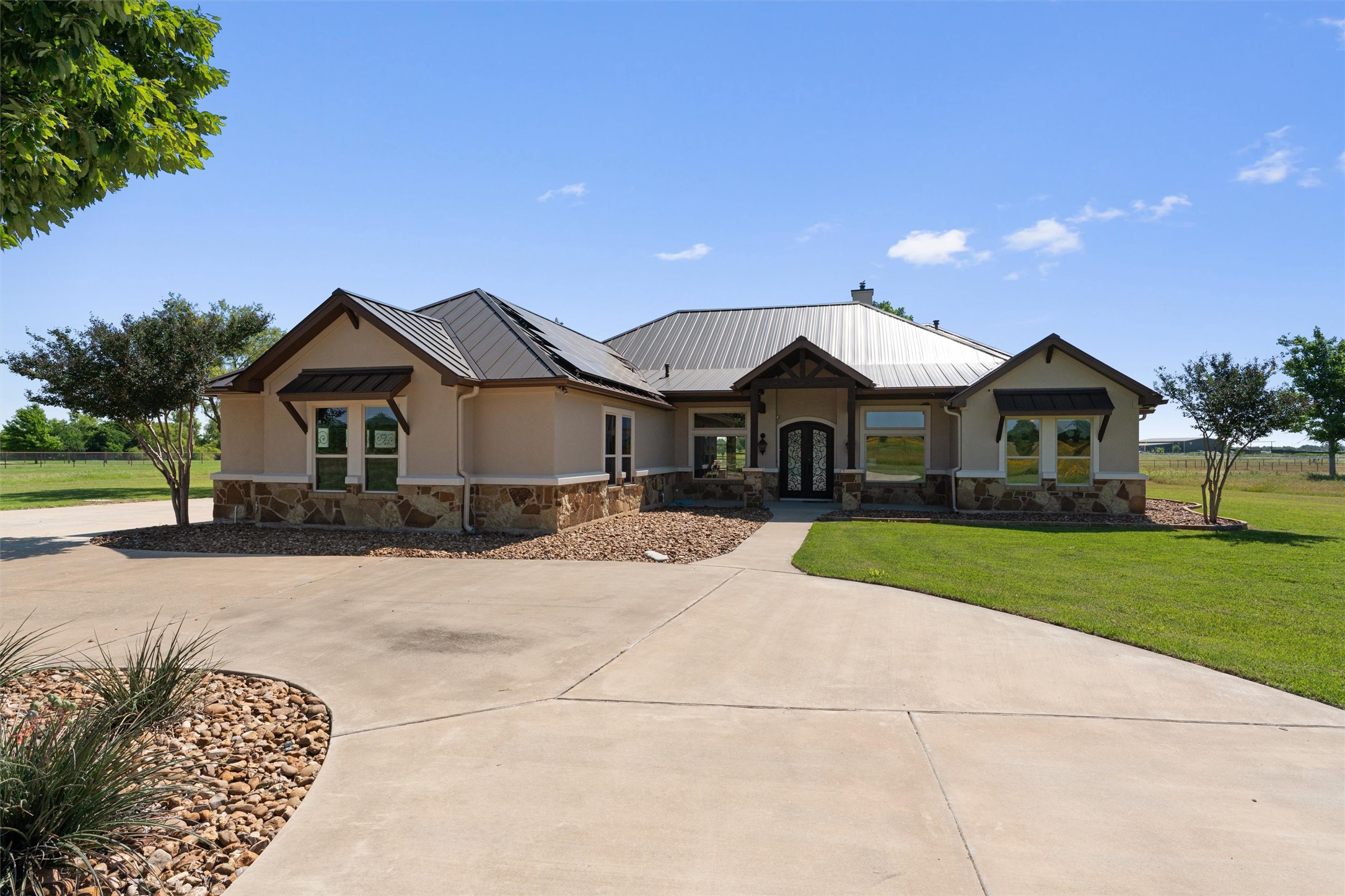 619 Heritage CV — photo