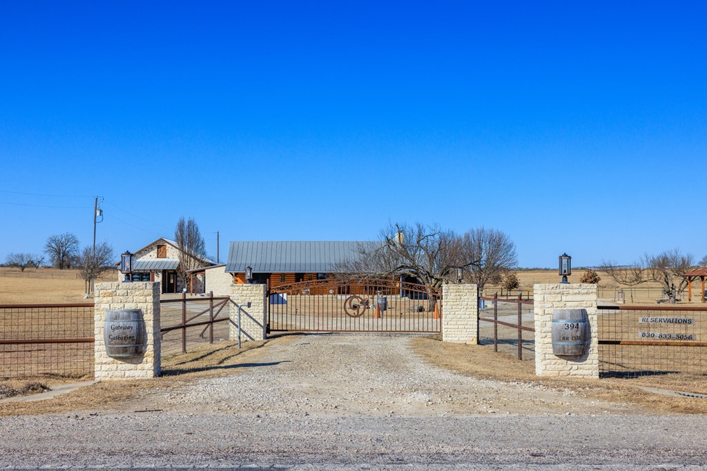394 Ranch Rd 1376 Road, Fredericksburg, TX 78624 — photo 3