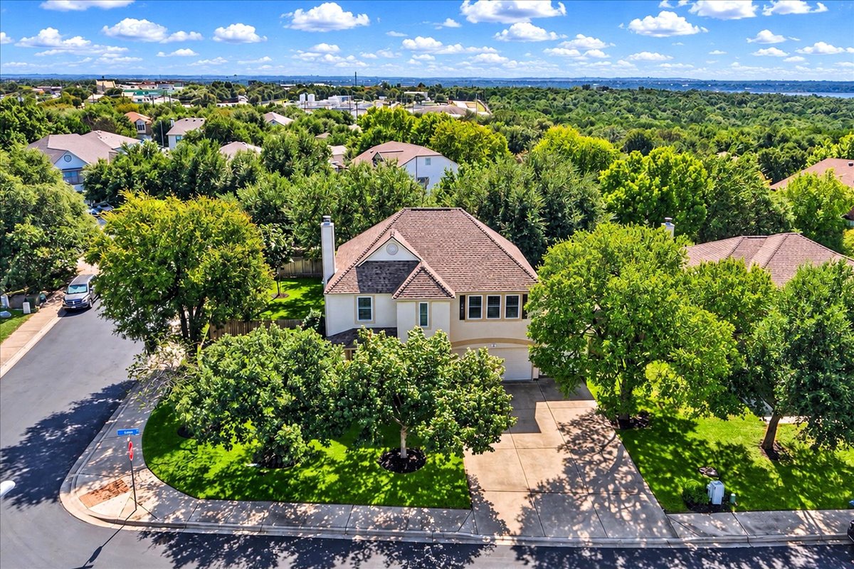 301 Leanne Drive, Georgetown, TX 78633 — photo 2